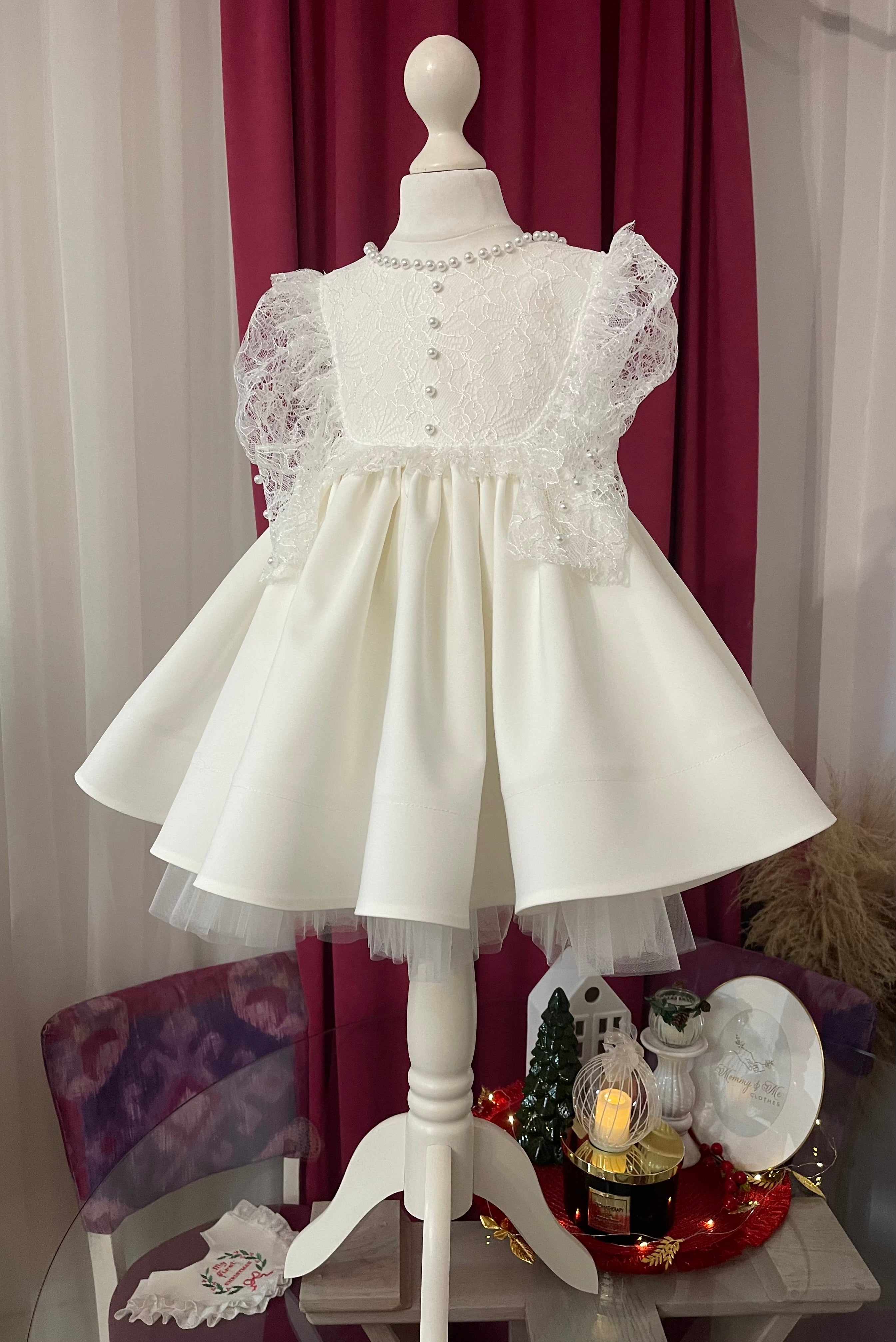 Rochita Alba din dantela