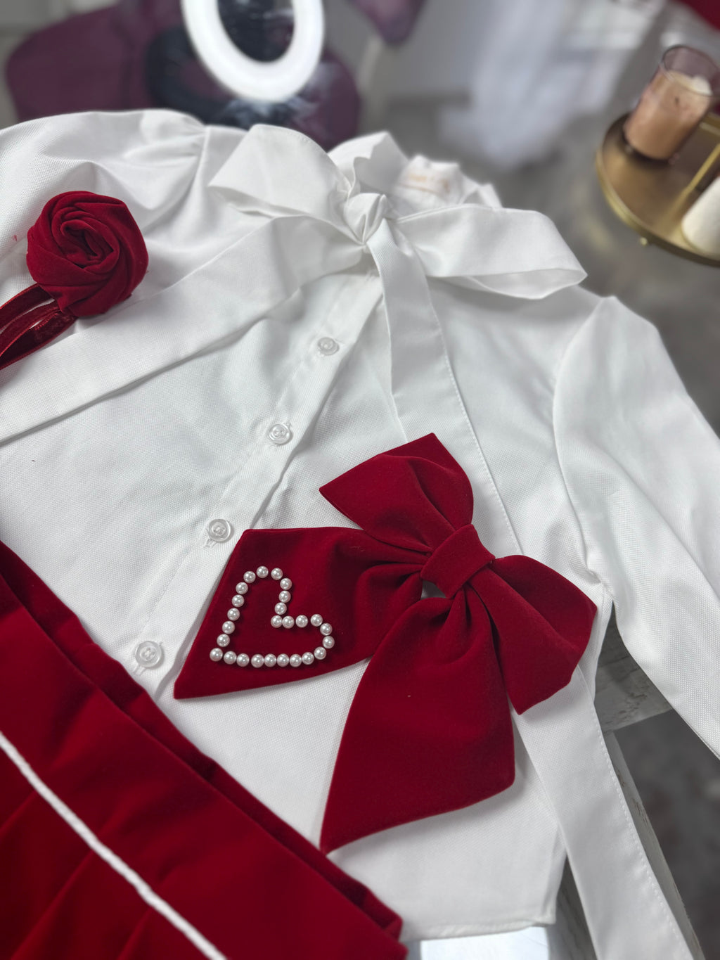 Set „Scarlet Grace” – fustă plisată & cămașă cu fundă