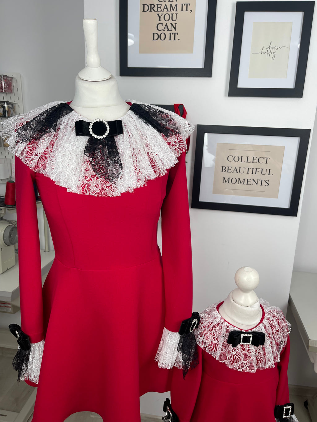 Set rochițe mama-fiica roșii cu detalii din dantela