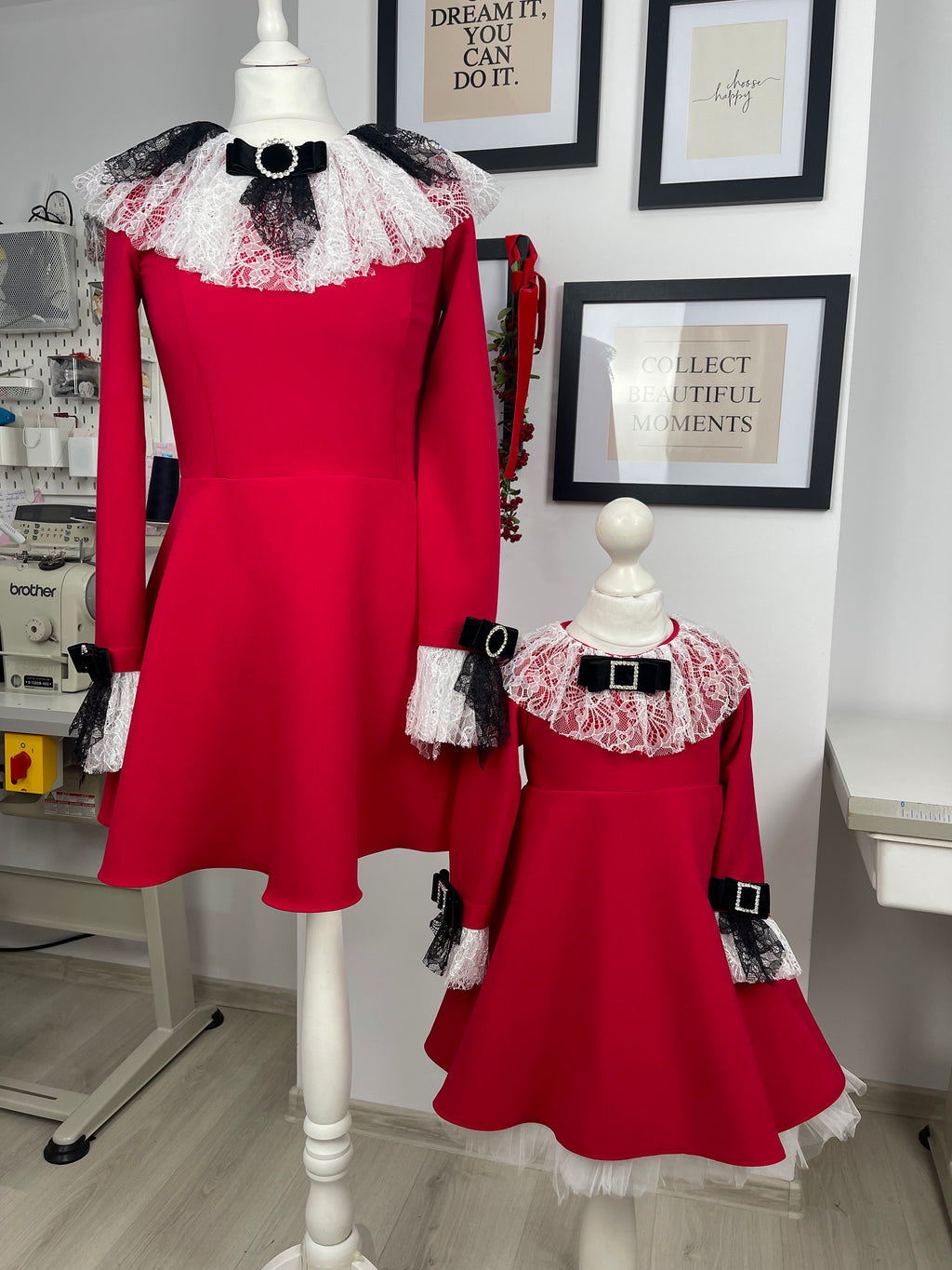 Set rochițe mama-fiica roșii cu detalii din dantela