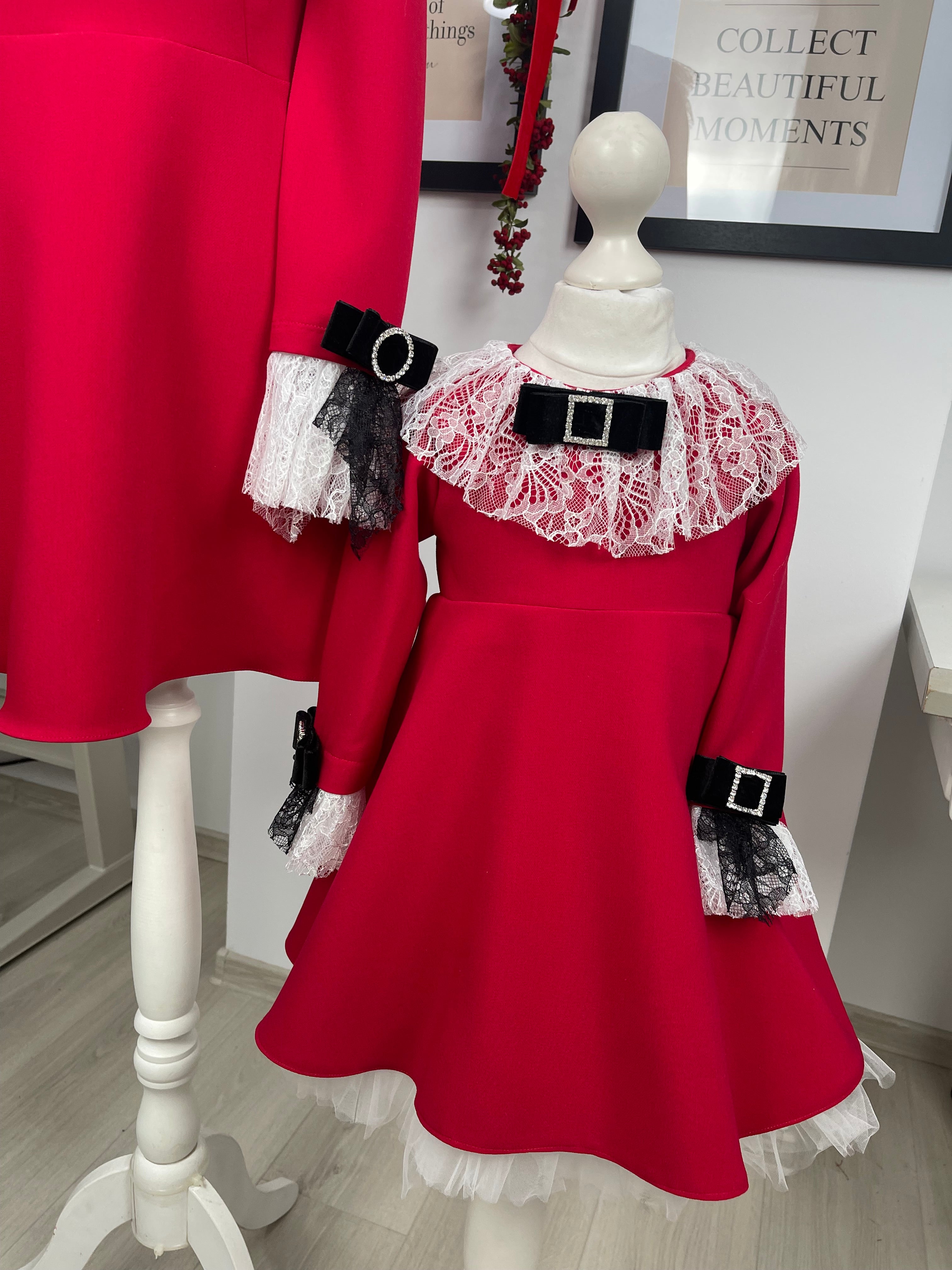 Set rochițe mama-fiica roșii cu detalii din dantela