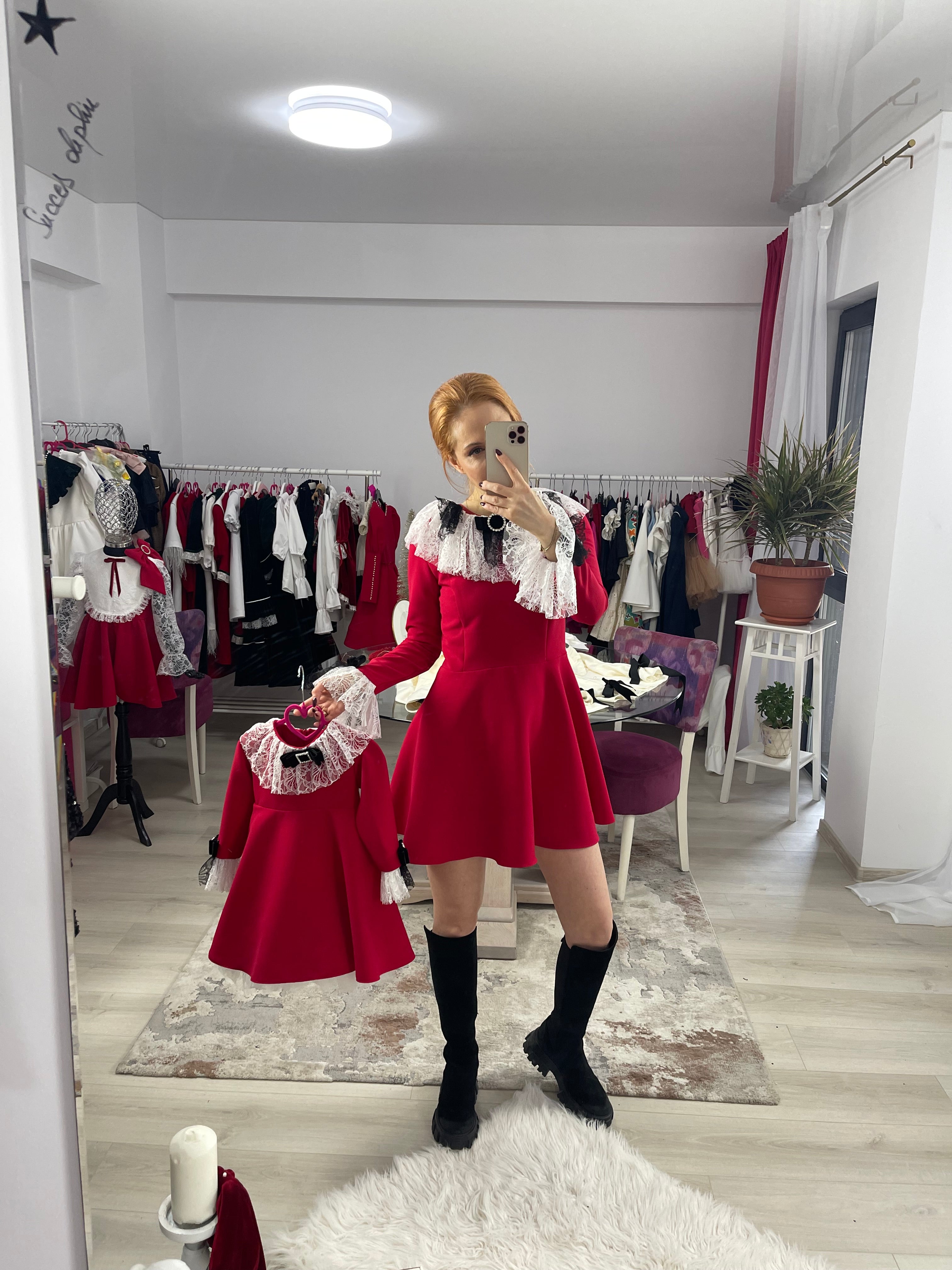 Set rochițe mama-fiica roșii cu detalii din dantela