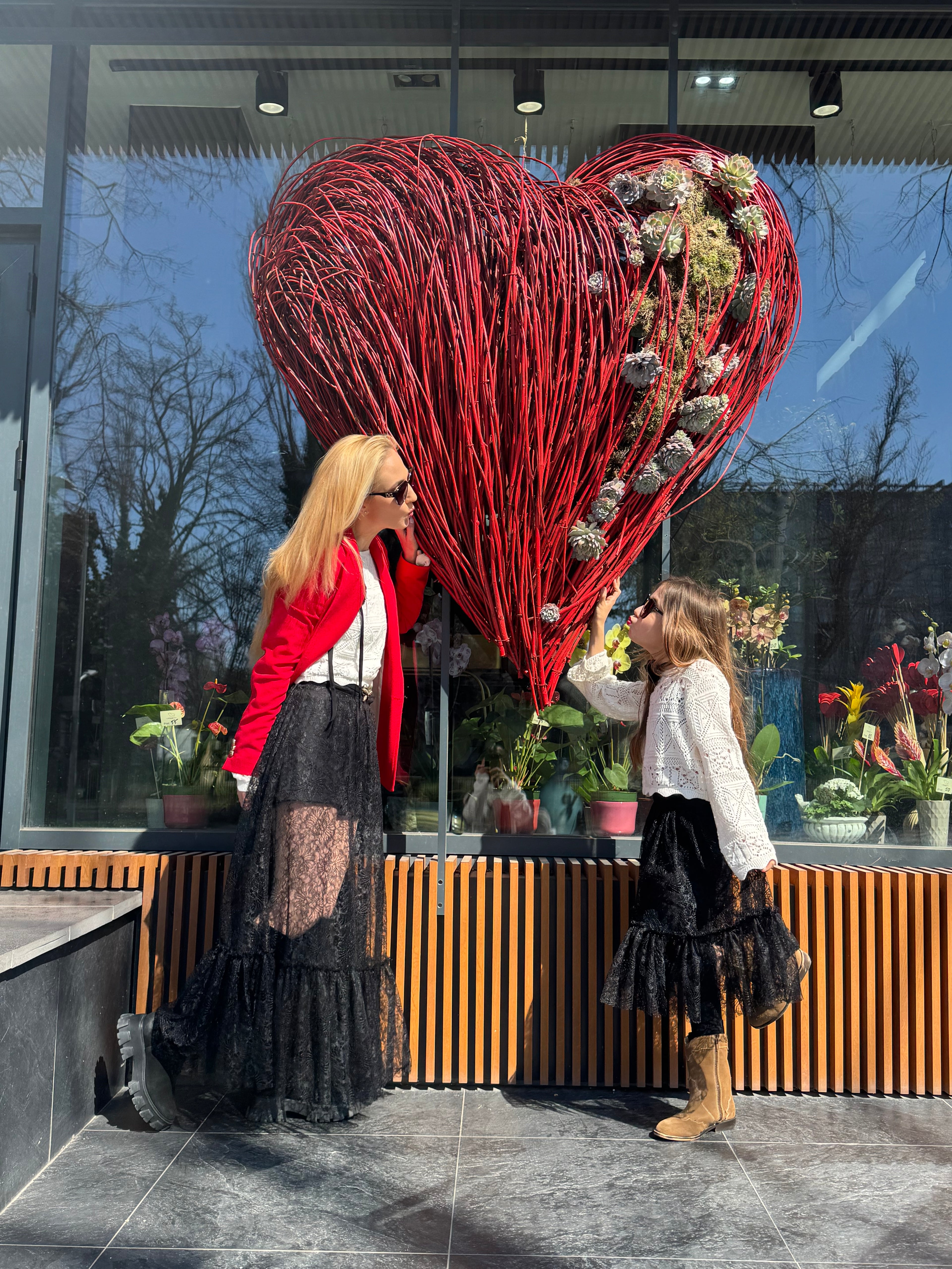 Fusta din dantela cu fustă-pantalon “Muse Skirt”