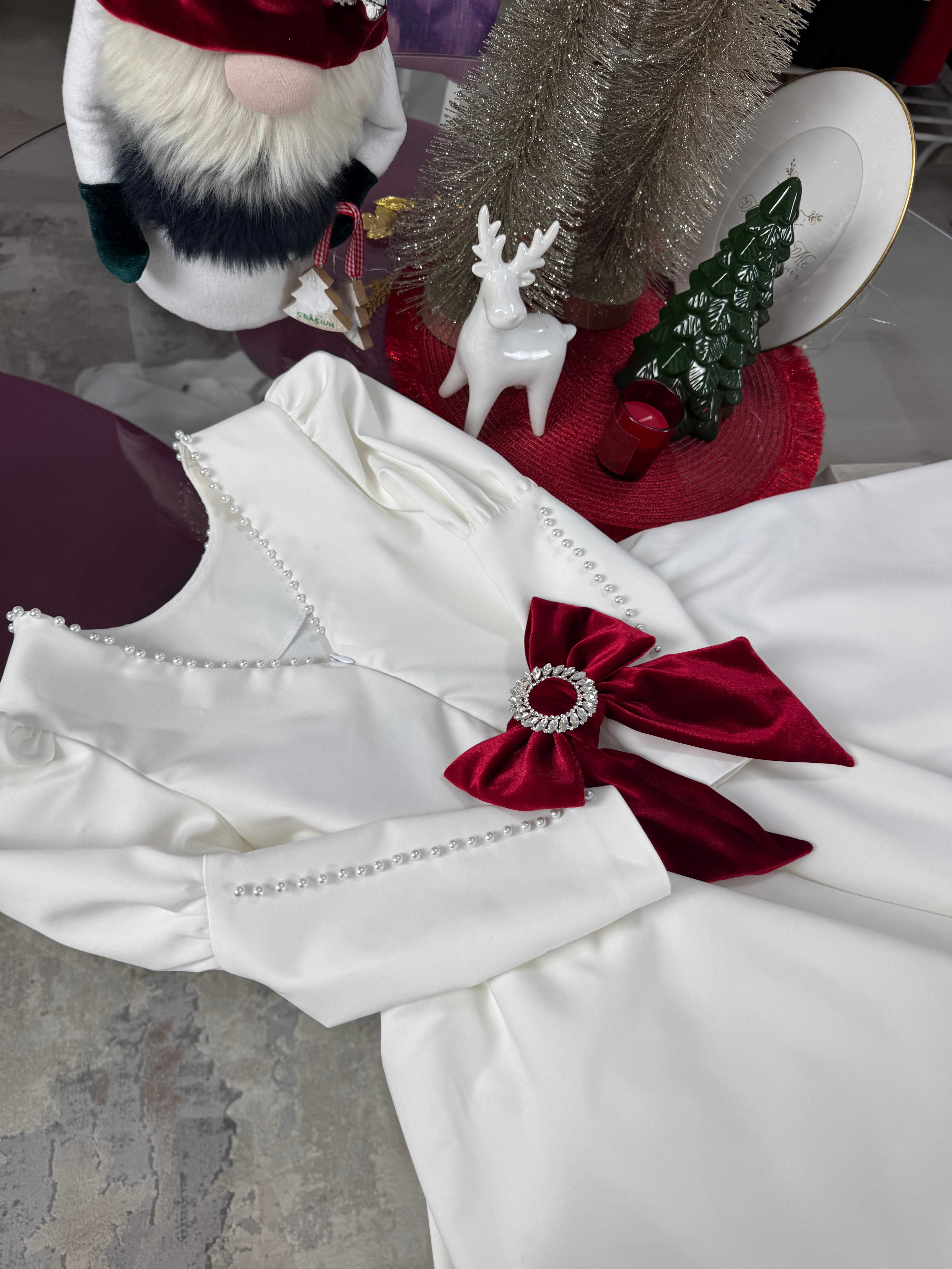 Rochita Amina - white