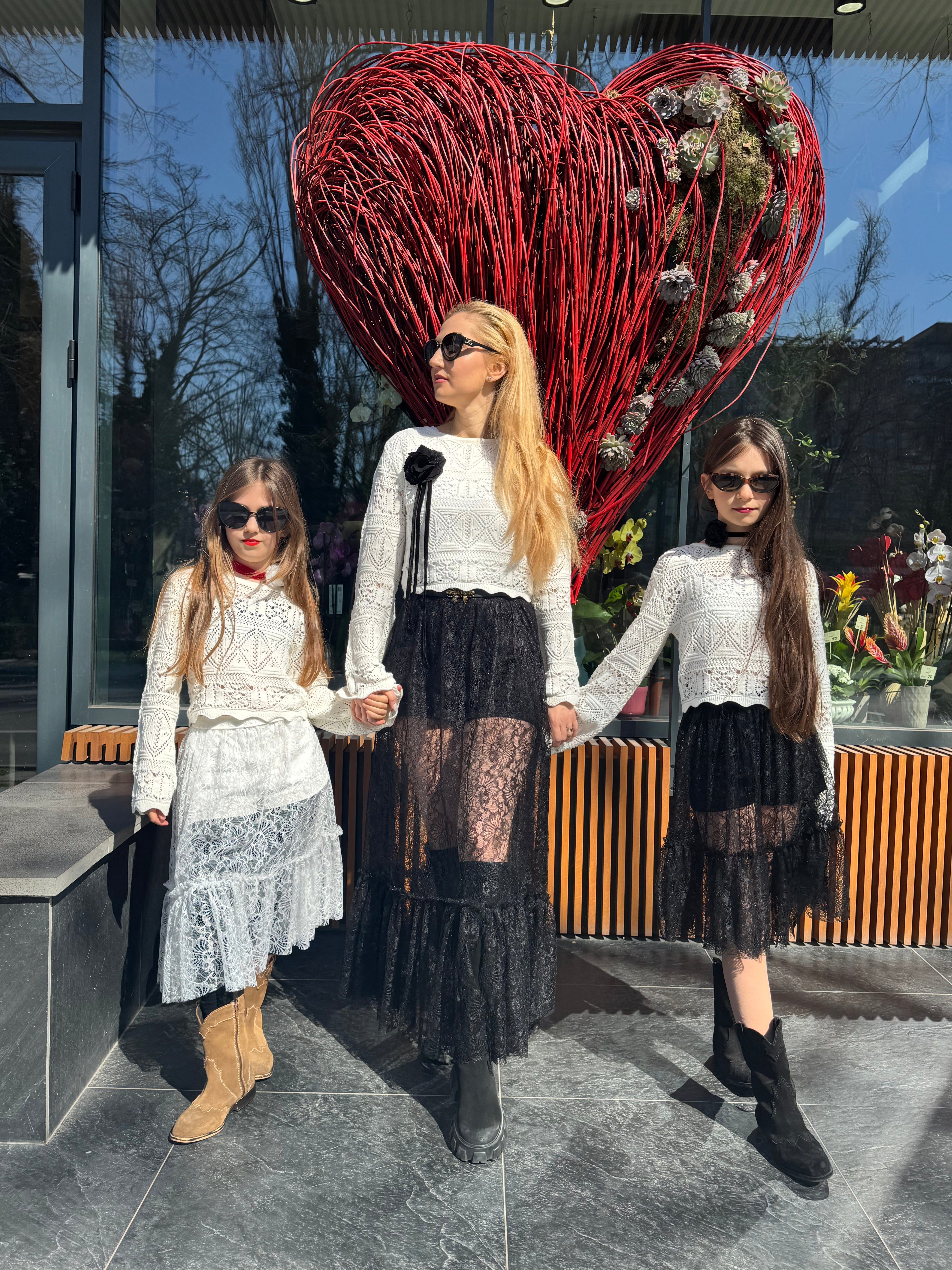 Fusta din dantela cu fustă-pantalon “Muse Skirt”