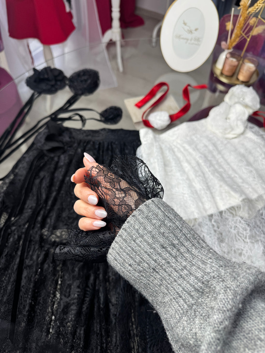 Fusta din dantela cu fustă-pantalon “Muse Skirt”