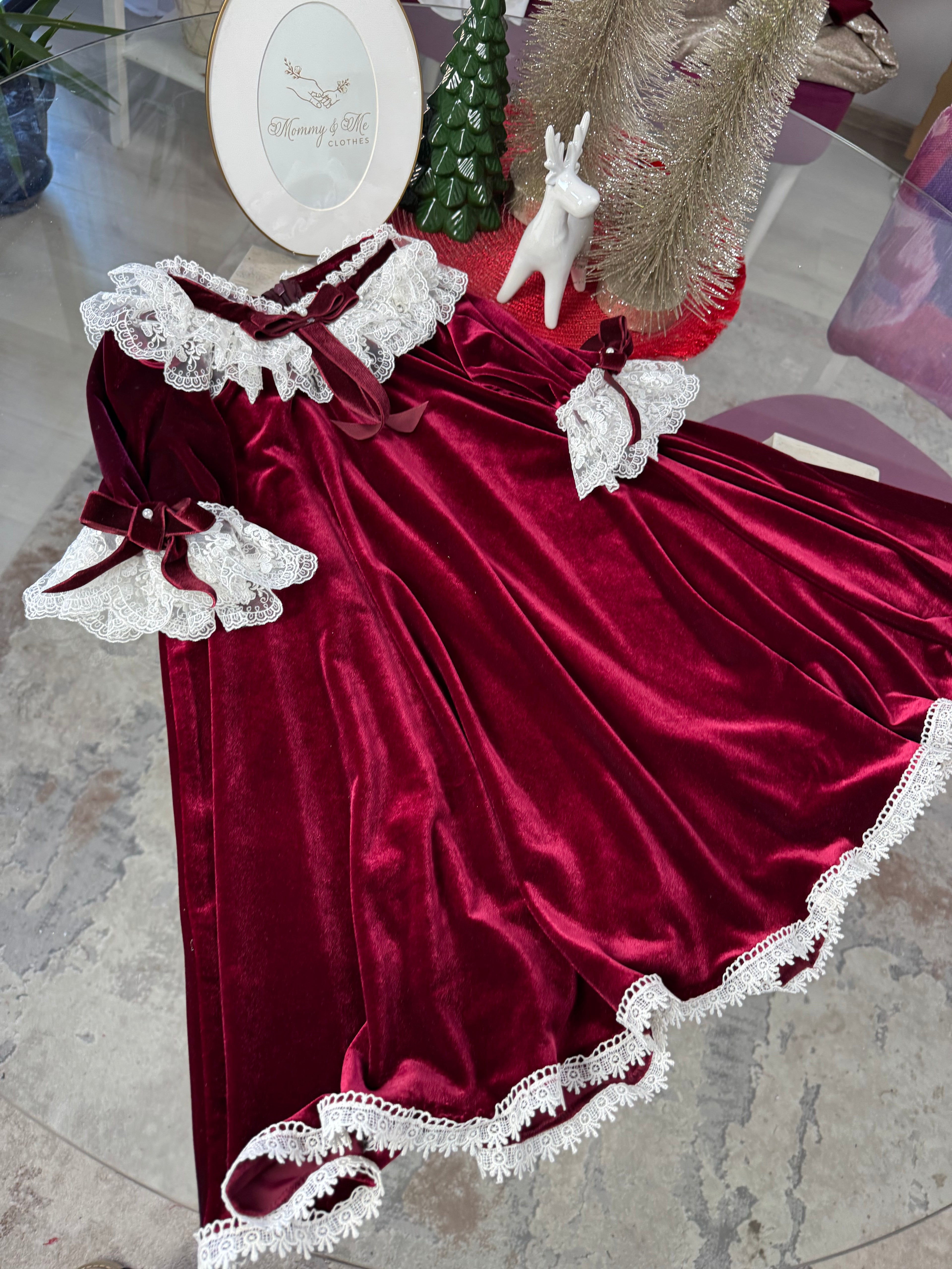 Rochita din catifea moale cu dantela