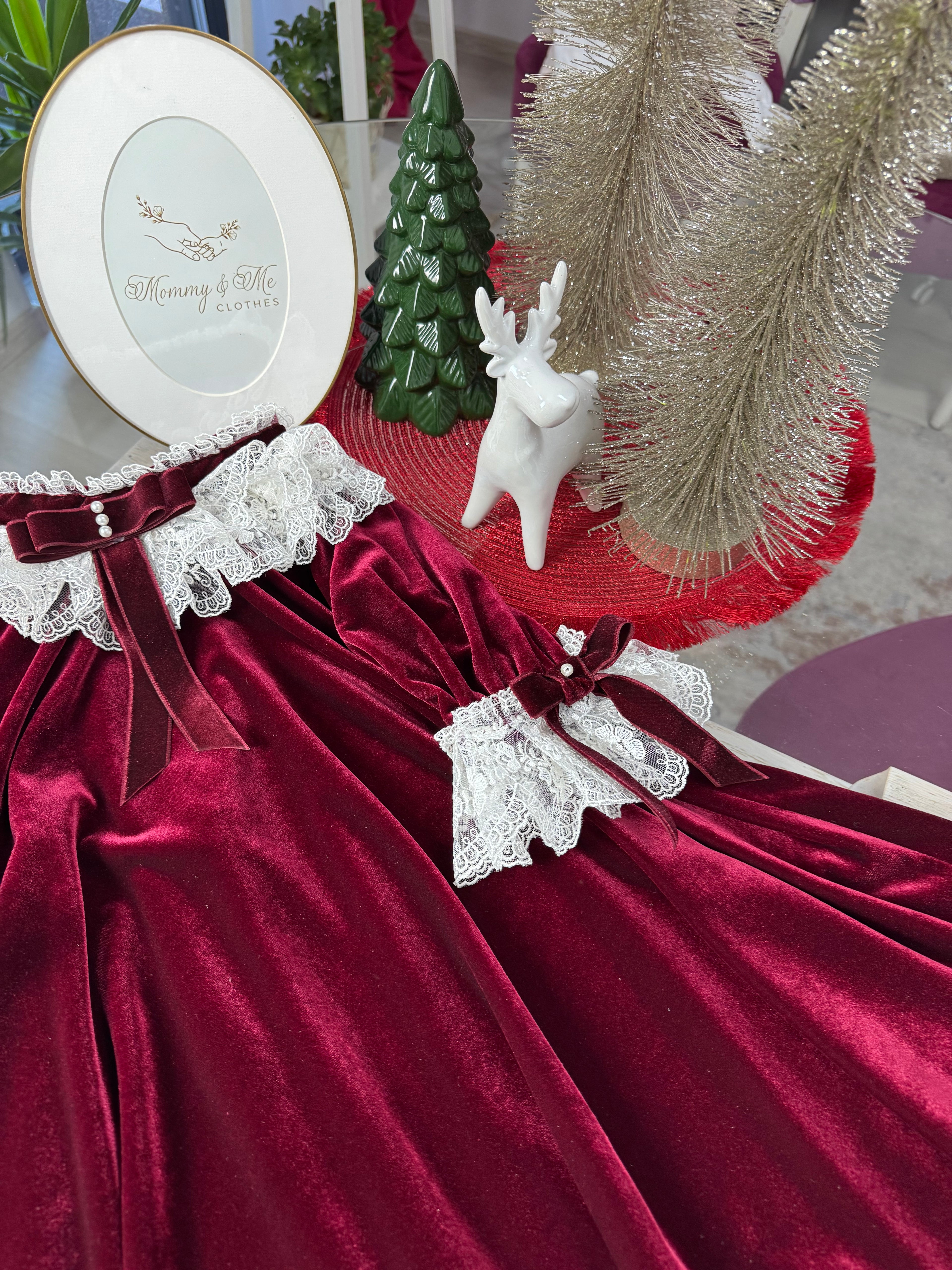 Rochita din catifea moale cu dantela