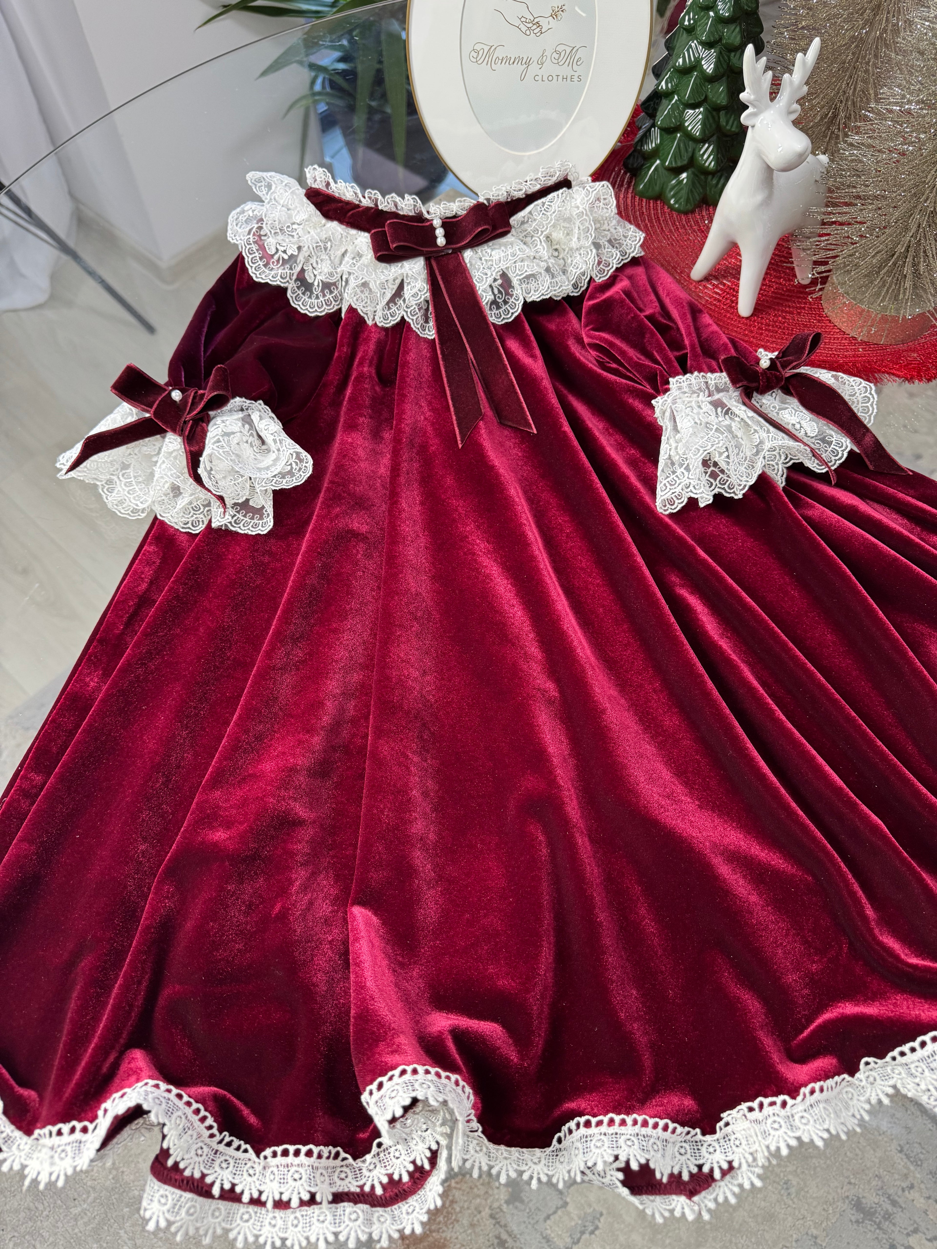 Rochita din catifea moale cu dantela