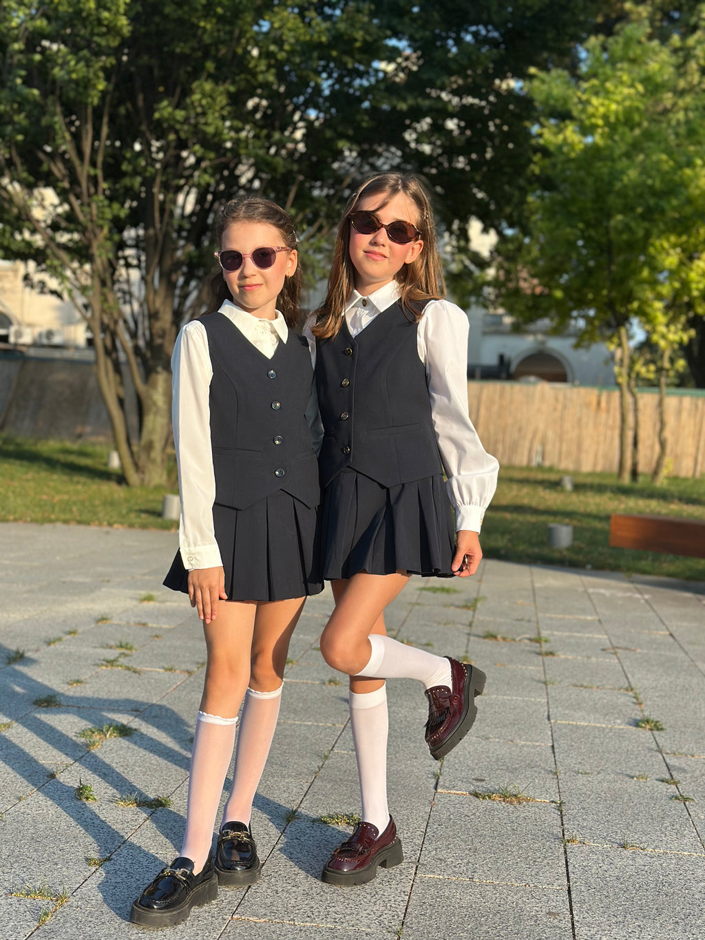 Set școlar bleumarin cu vestă și fustă