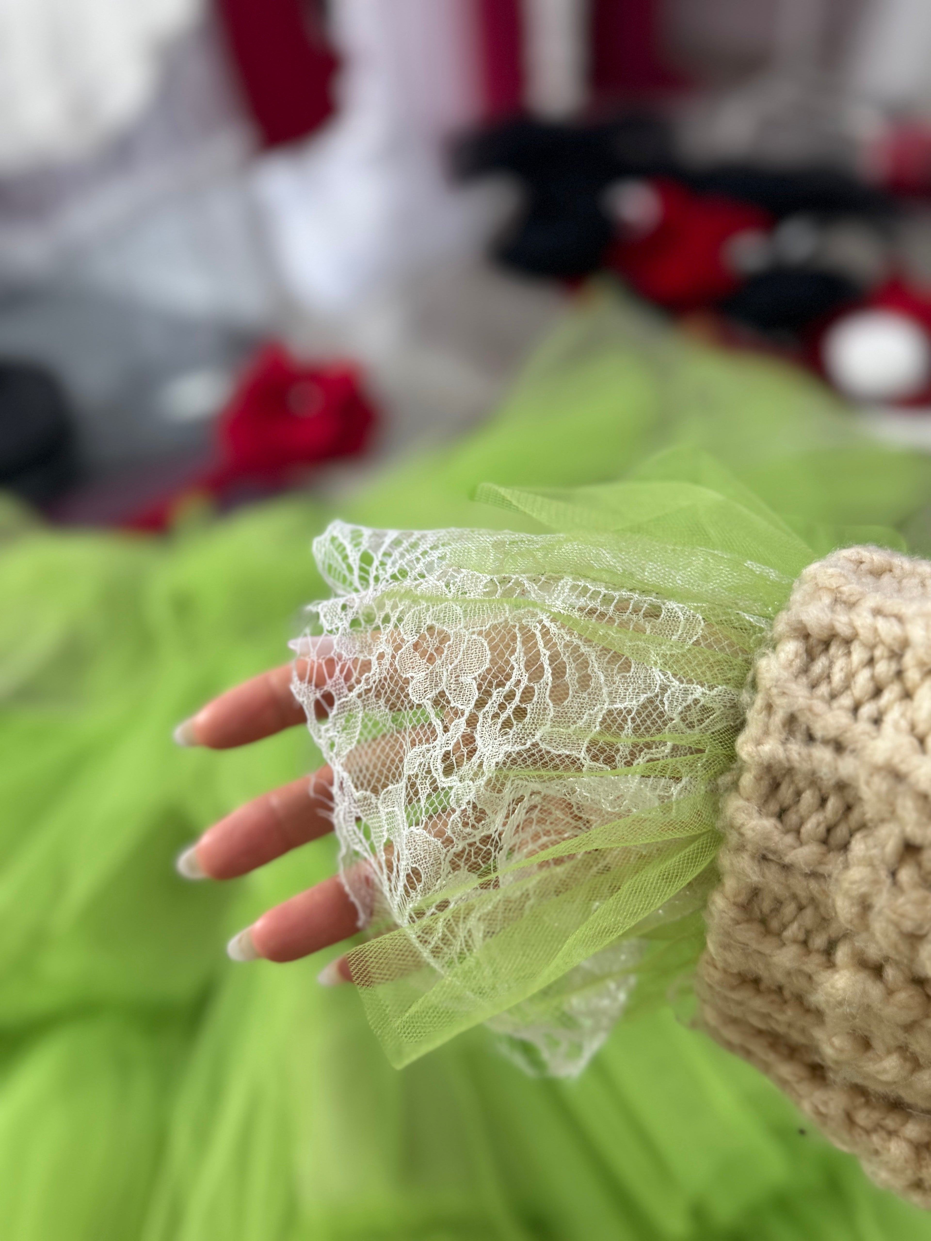 Manșete delicate din dantela si tulle “Whisper Lace”