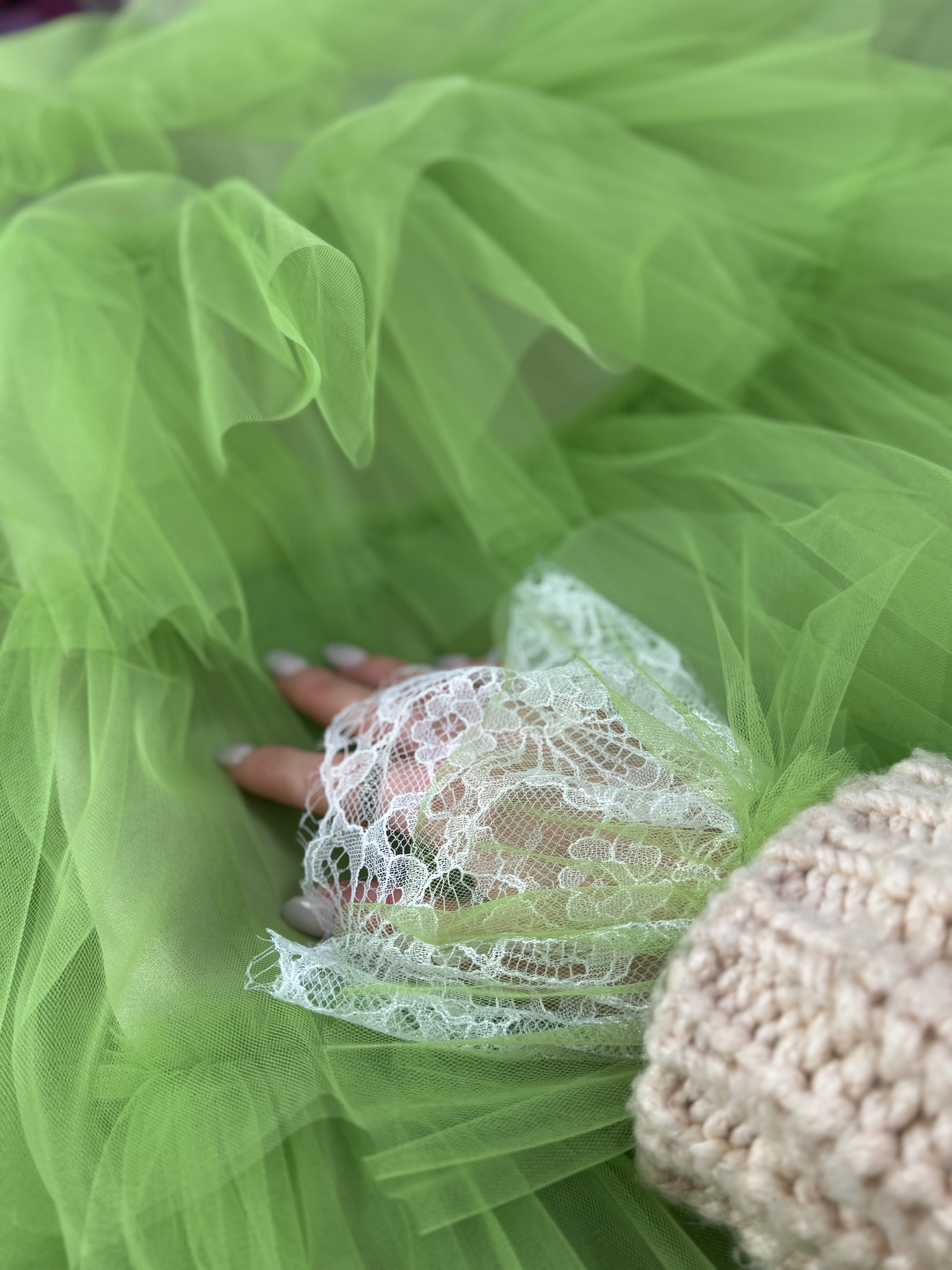 Manșete delicate din dantela si tulle “Whisper Lace”