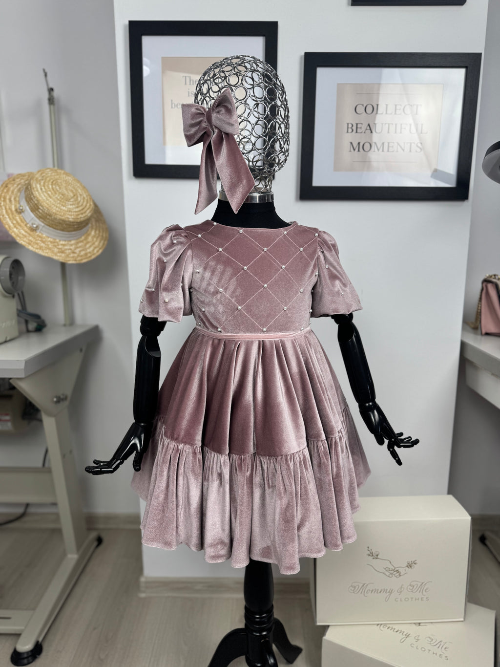 Rochita din catifea roz cu perle “Velvet Pearl Blush”