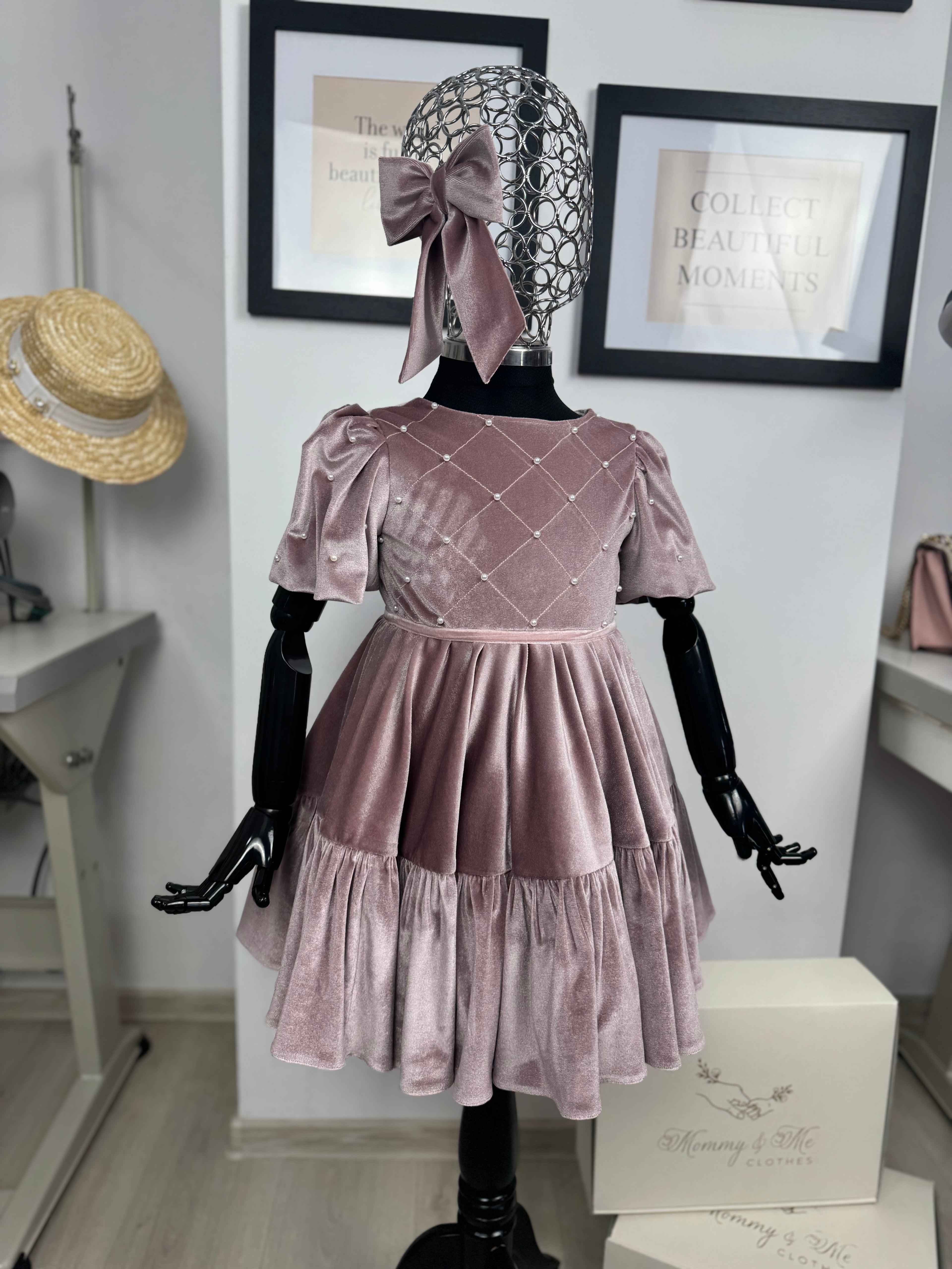 Rochita din catifea roz cu perle “Velvet Pearl Blush”