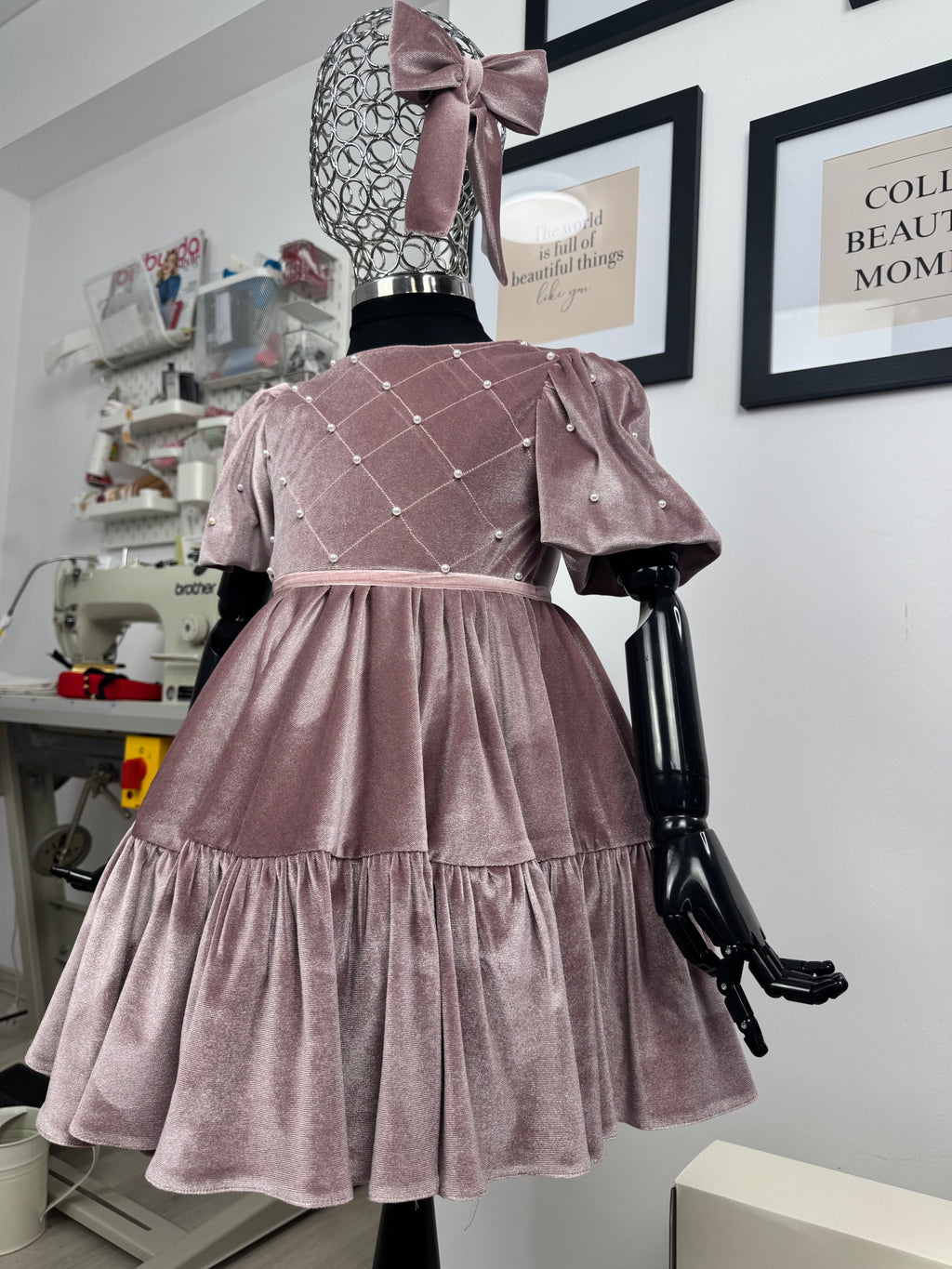 Rochita din catifea roz cu perle “Velvet Pearl Blush”