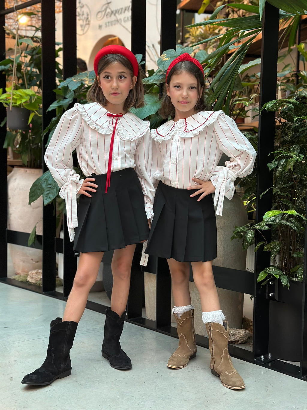 Fustă-pantalon neagra pentru scoala cu cute mari