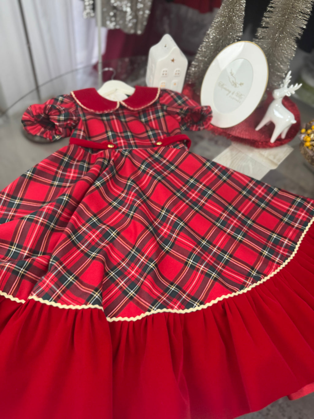 Rochița din Tartan Roșu cu guleraș din catifea