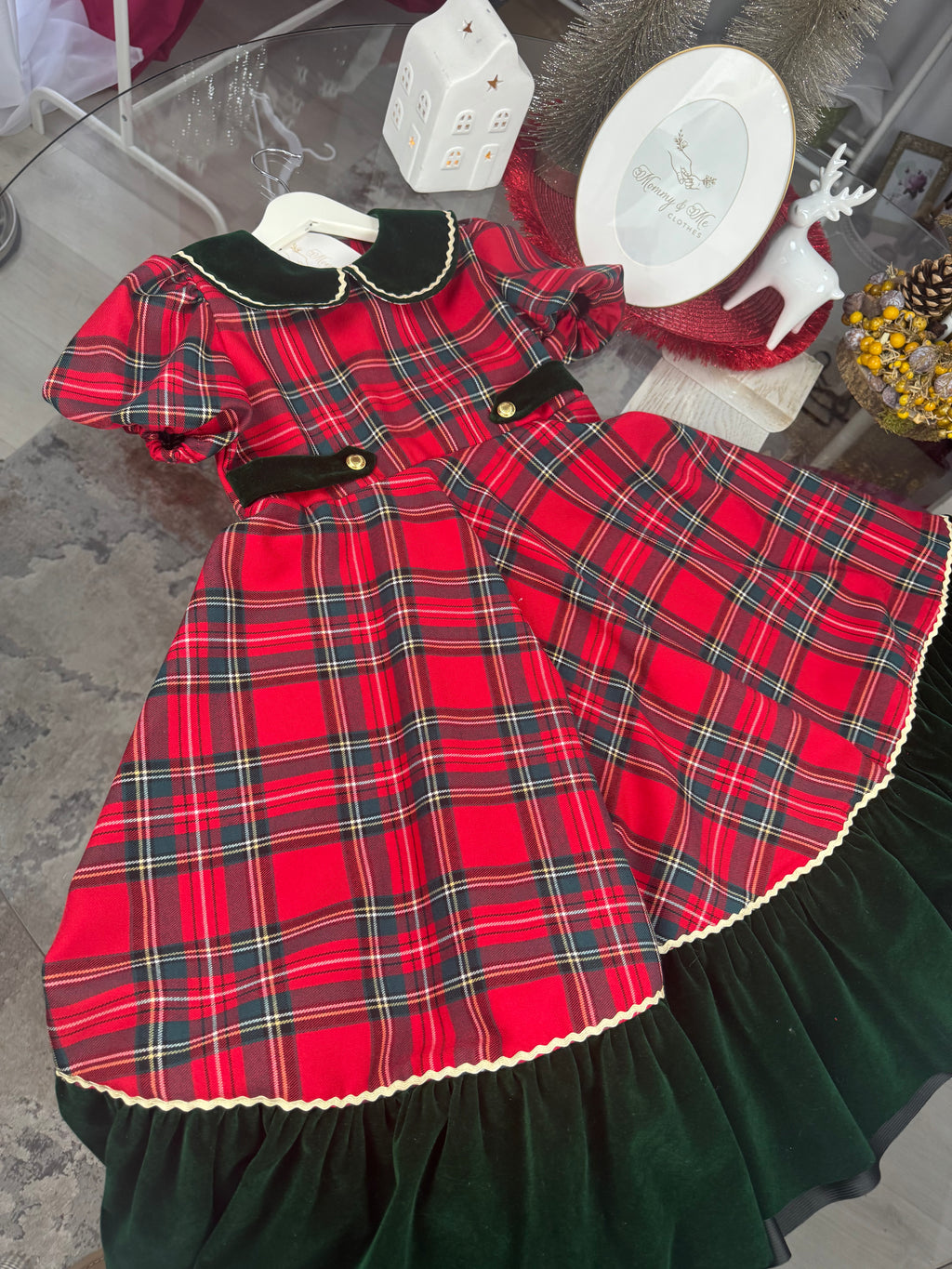 Rochița din Tartan Roșu cu guleraș din catifea