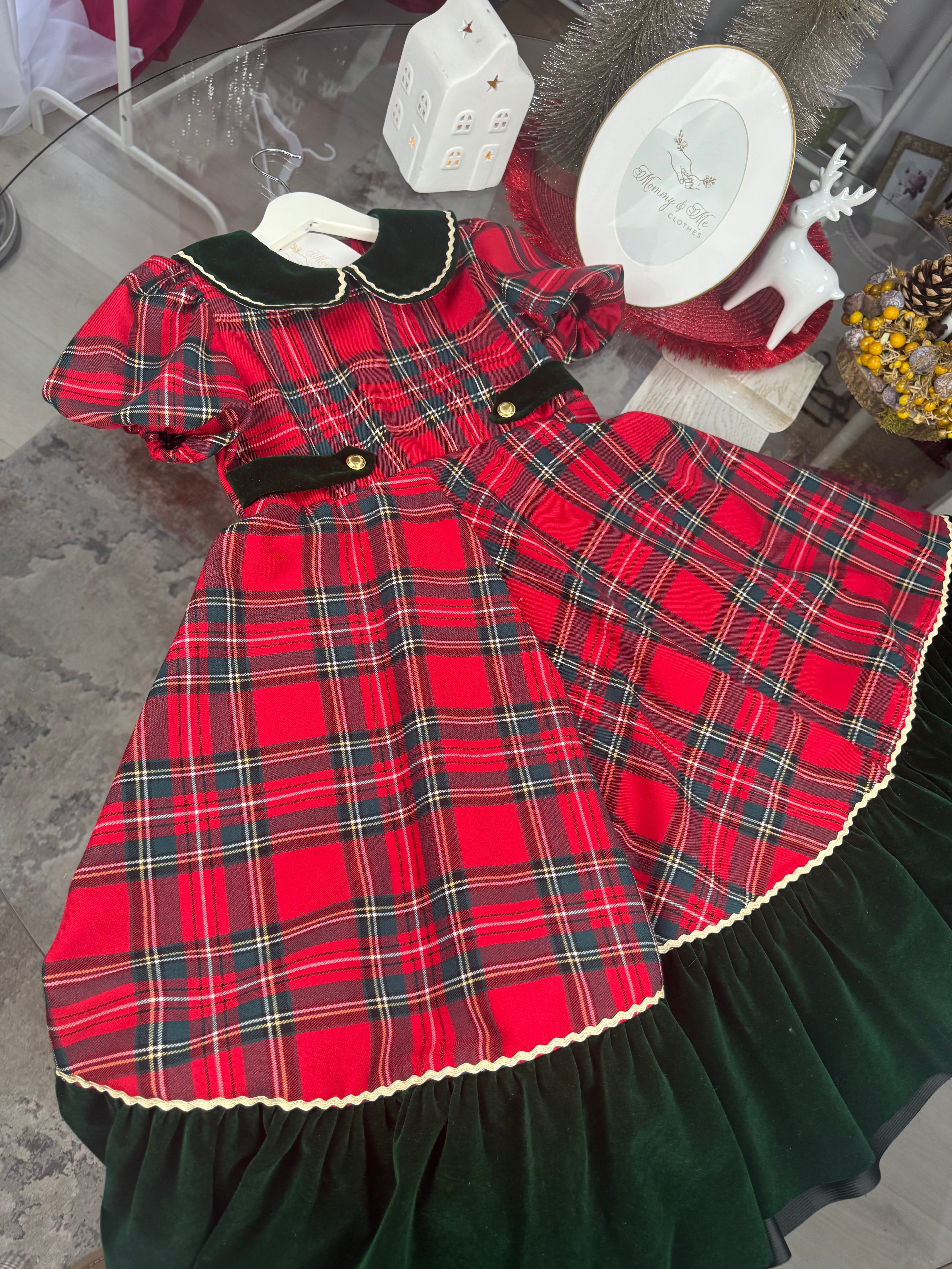 Rochița din Tartan Roșu cu guleraș din catifea
