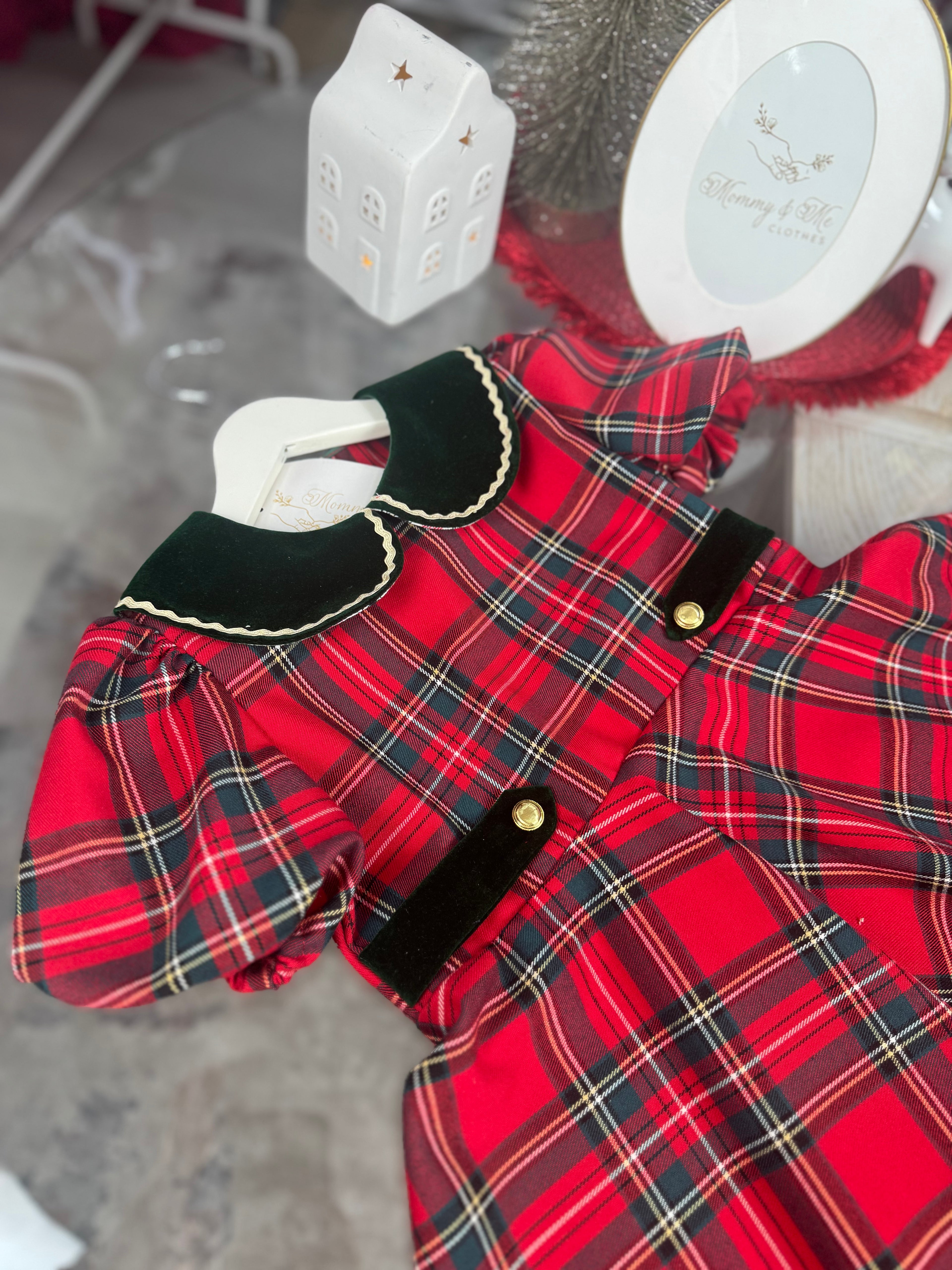 Rochița din Tartan Roșu cu guleraș din catifea