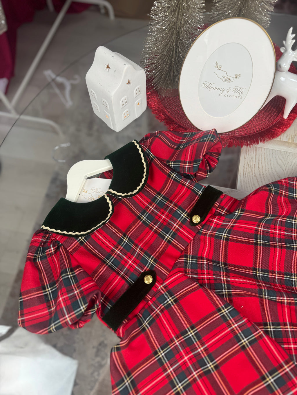 Rochița din Tartan Roșu cu guleraș din catifea