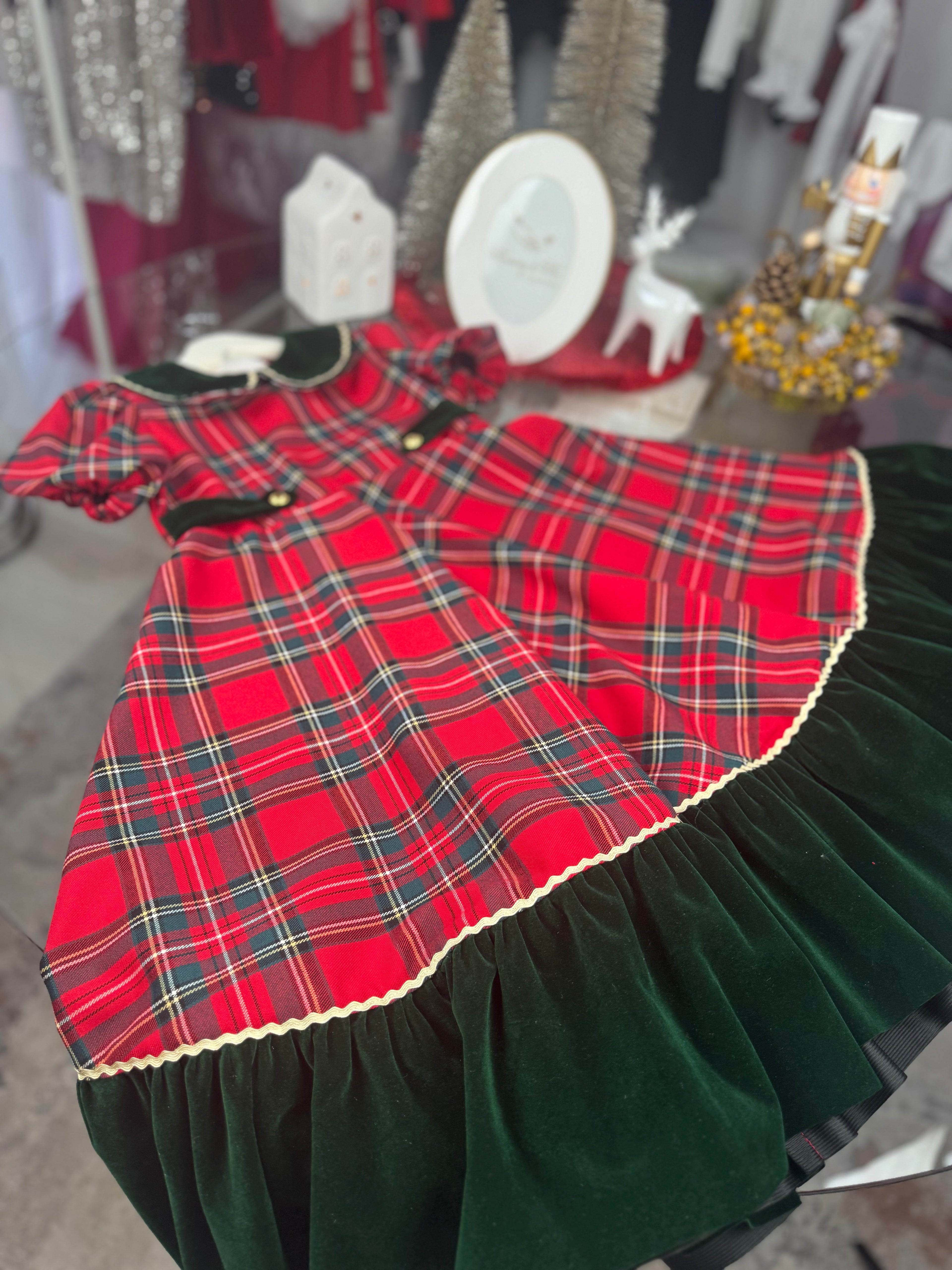 Rochița din Tartan Roșu cu guleraș din catifea