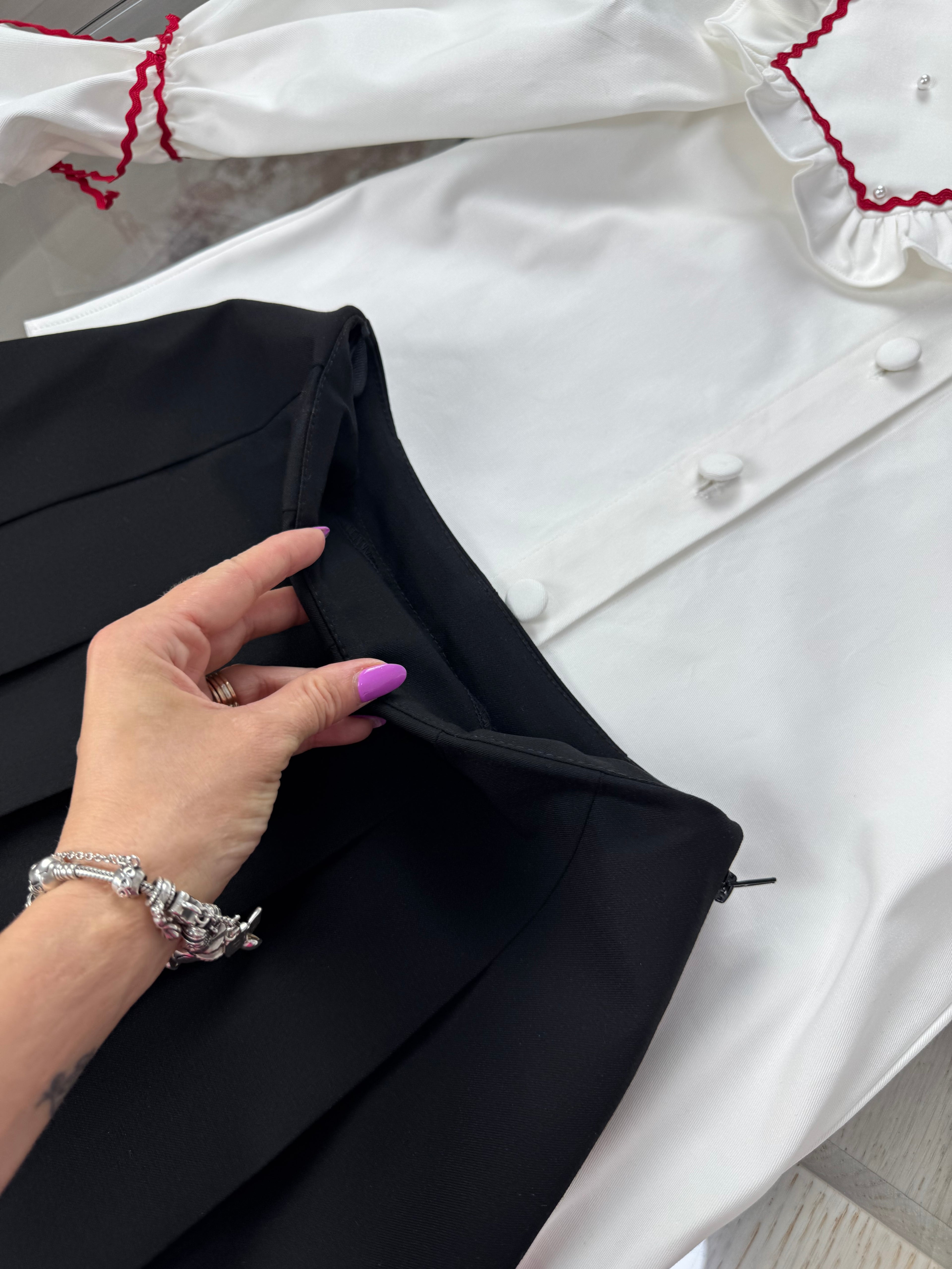 Fustă-pantalon neagra pentru scoala cu cute mari