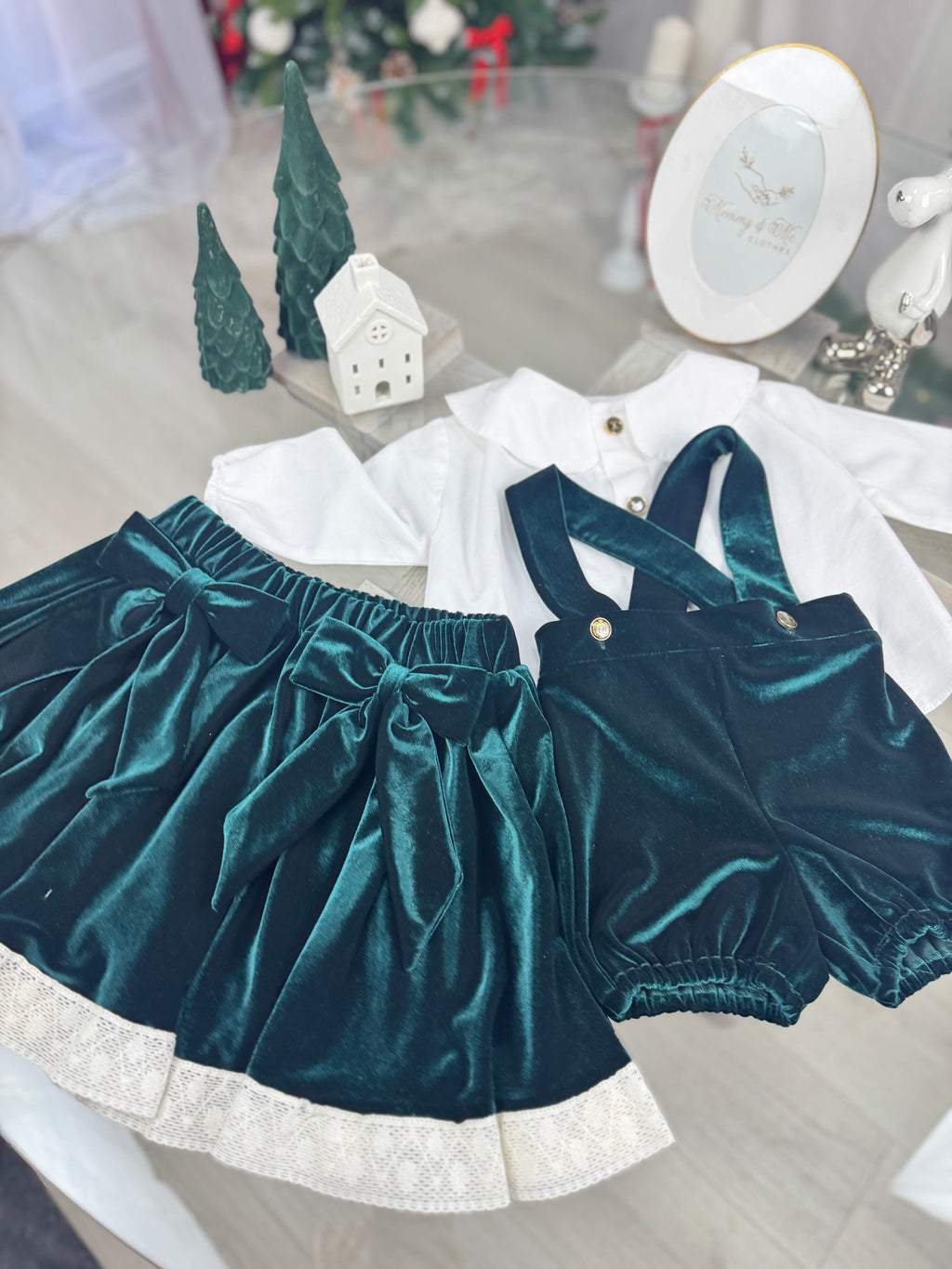 Set din catifea - fusta din catifea cloș si pantalon bufant cu bretele