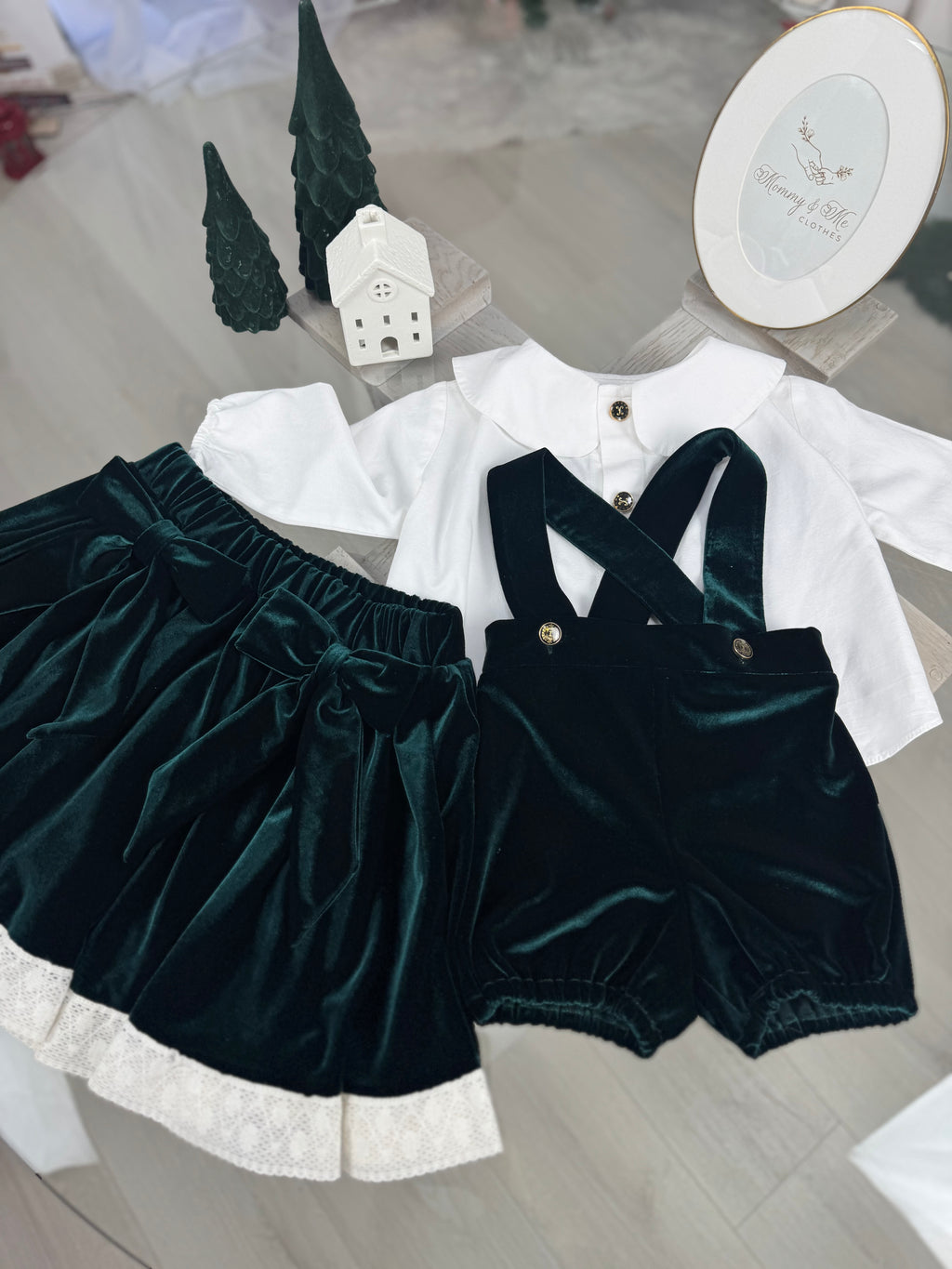Set din catifea - fusta din catifea cloș si pantalon bufant cu bretele