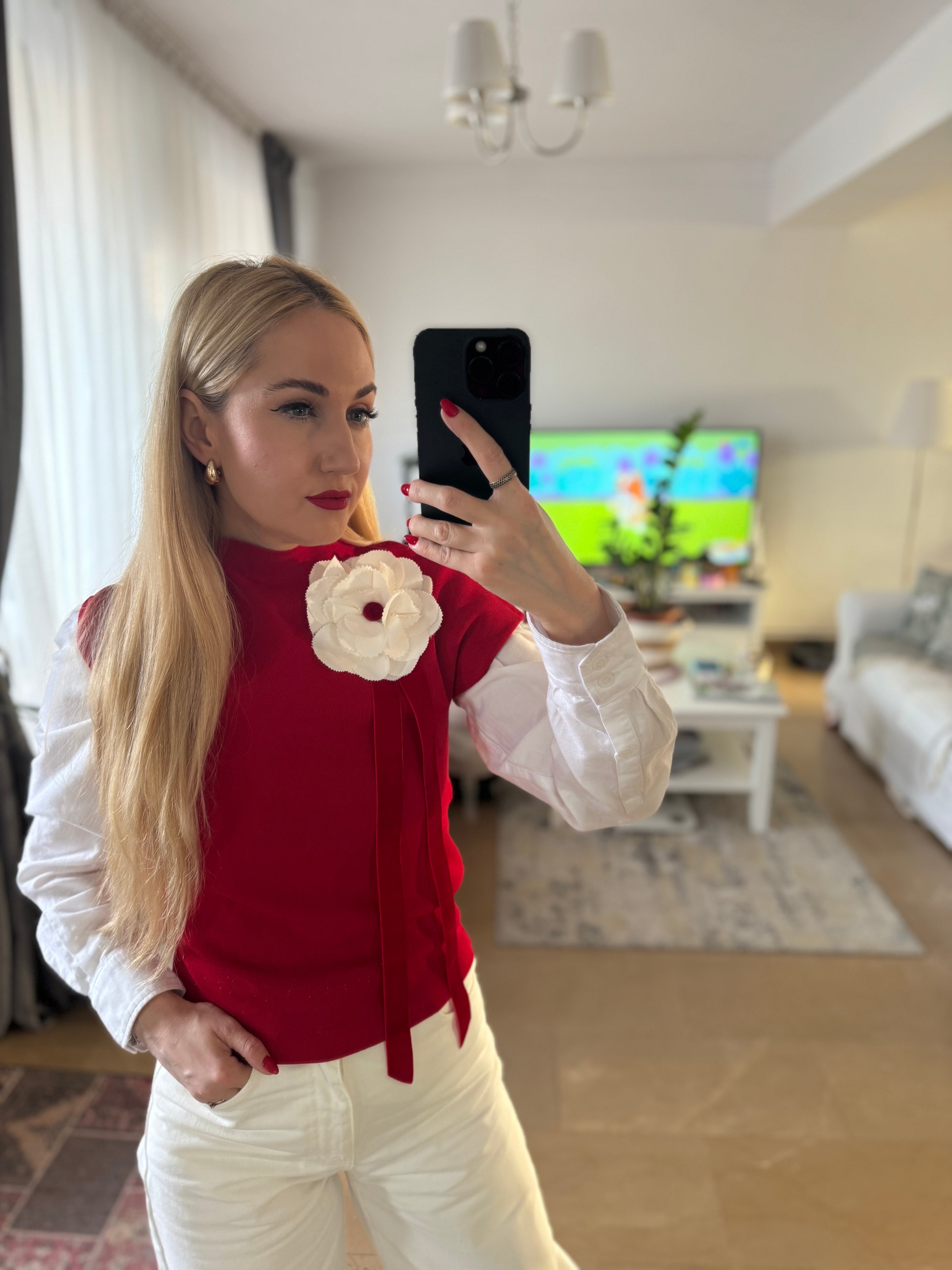 Accesoriu broșă floare alba