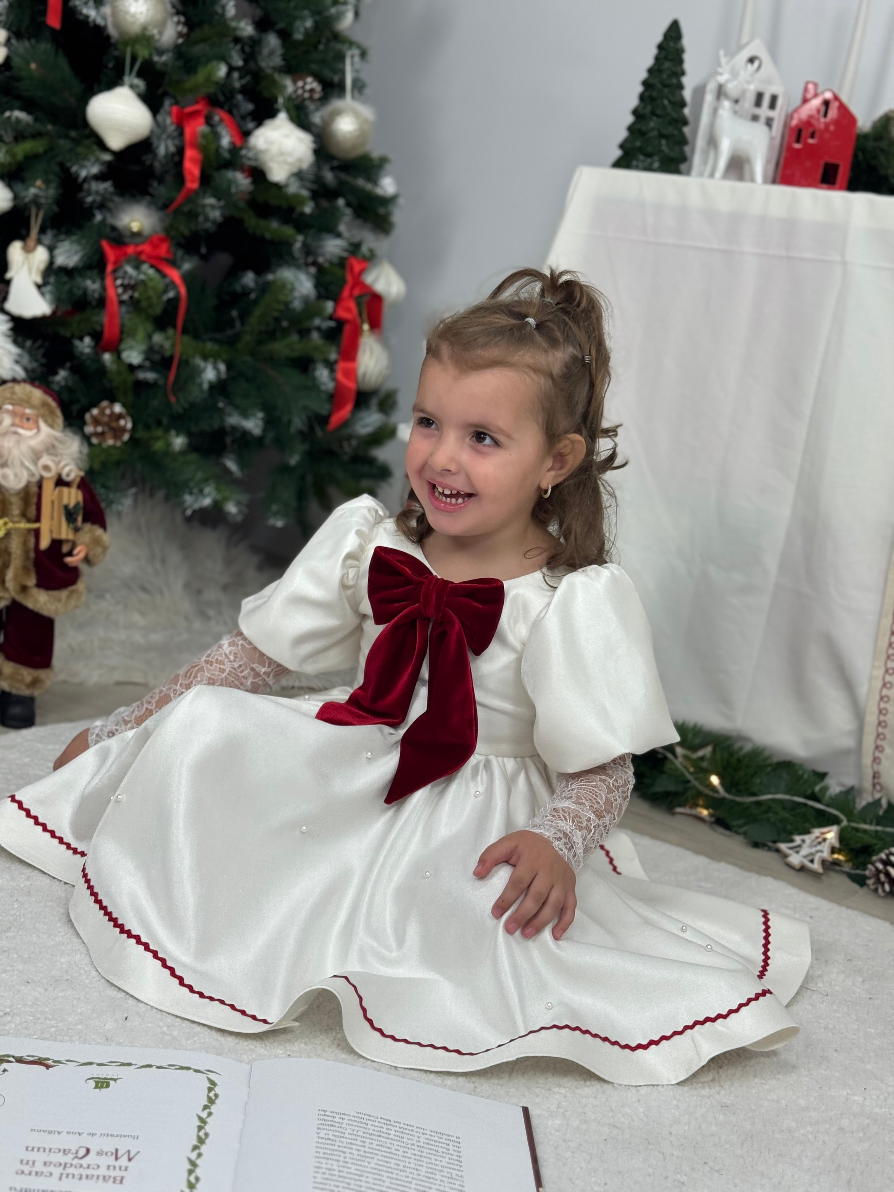 Rochita de ocazie alba cu banda zig zag roșie