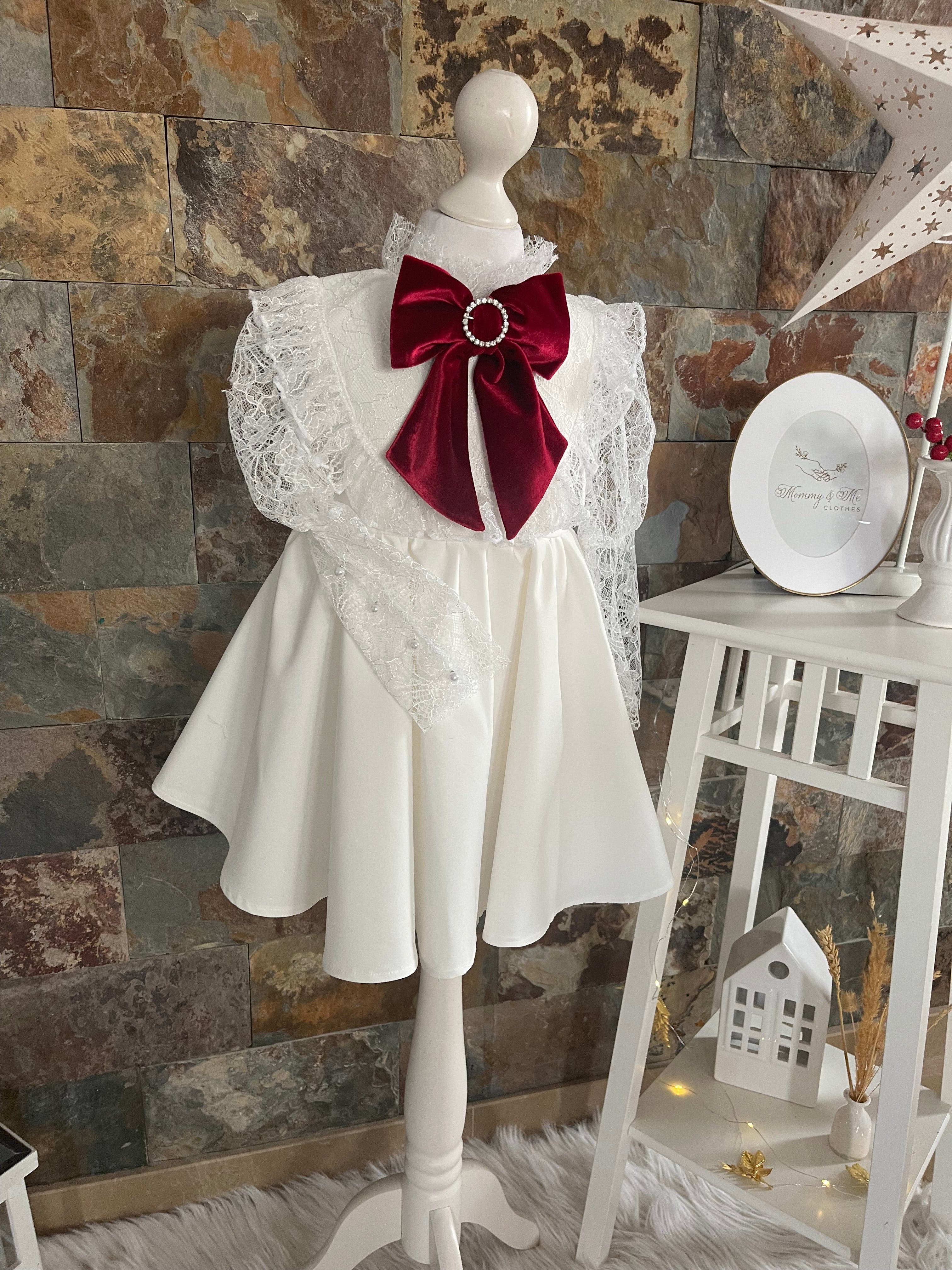 Rochita Alba din dantela