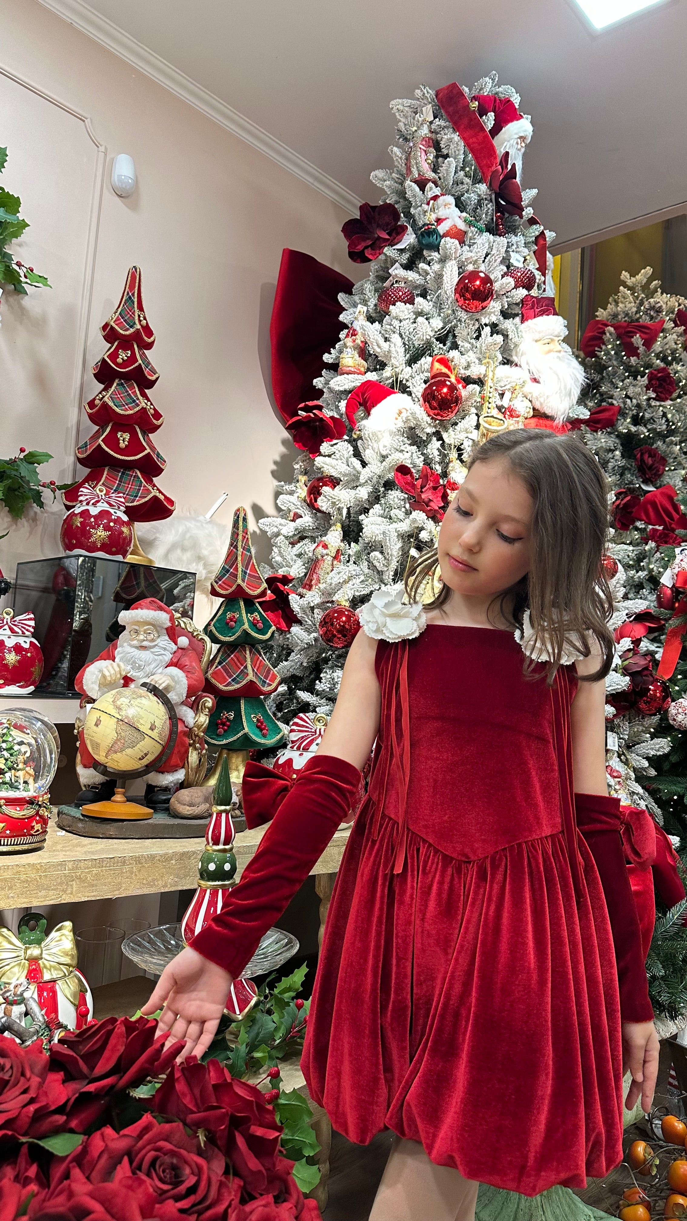 Rochita gogoșar din catifea rosie