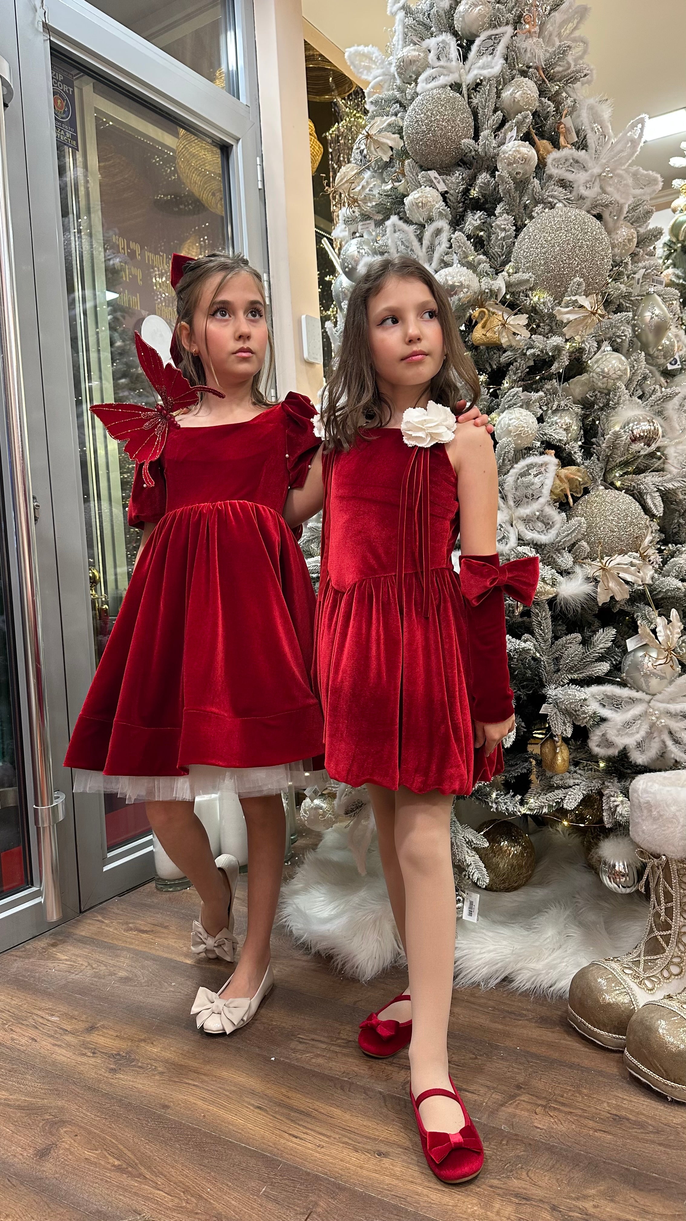 Rochita gogoșar din catifea rosie