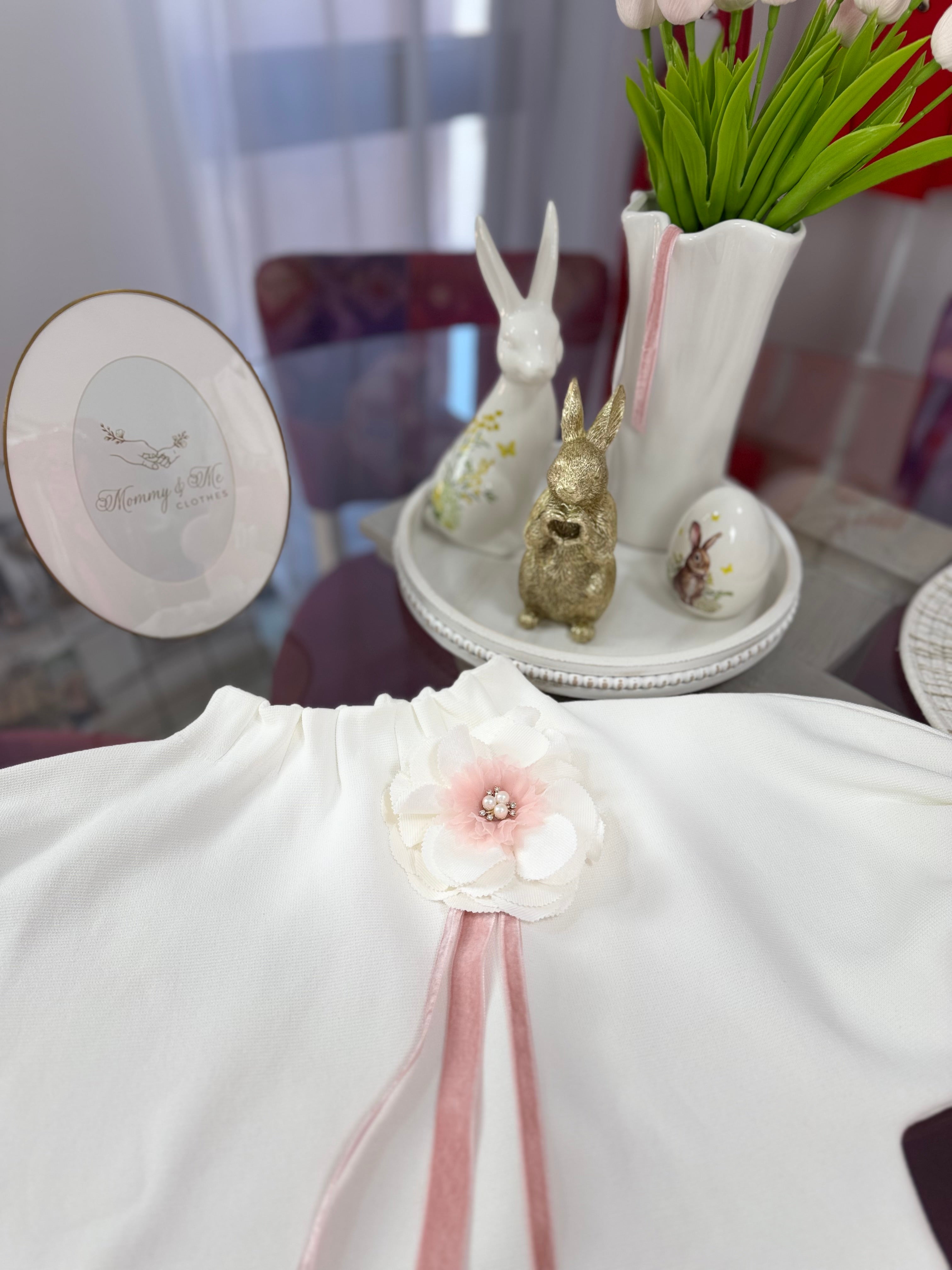 Broșă eleganta din material textil cu perle si panglica din catifea
