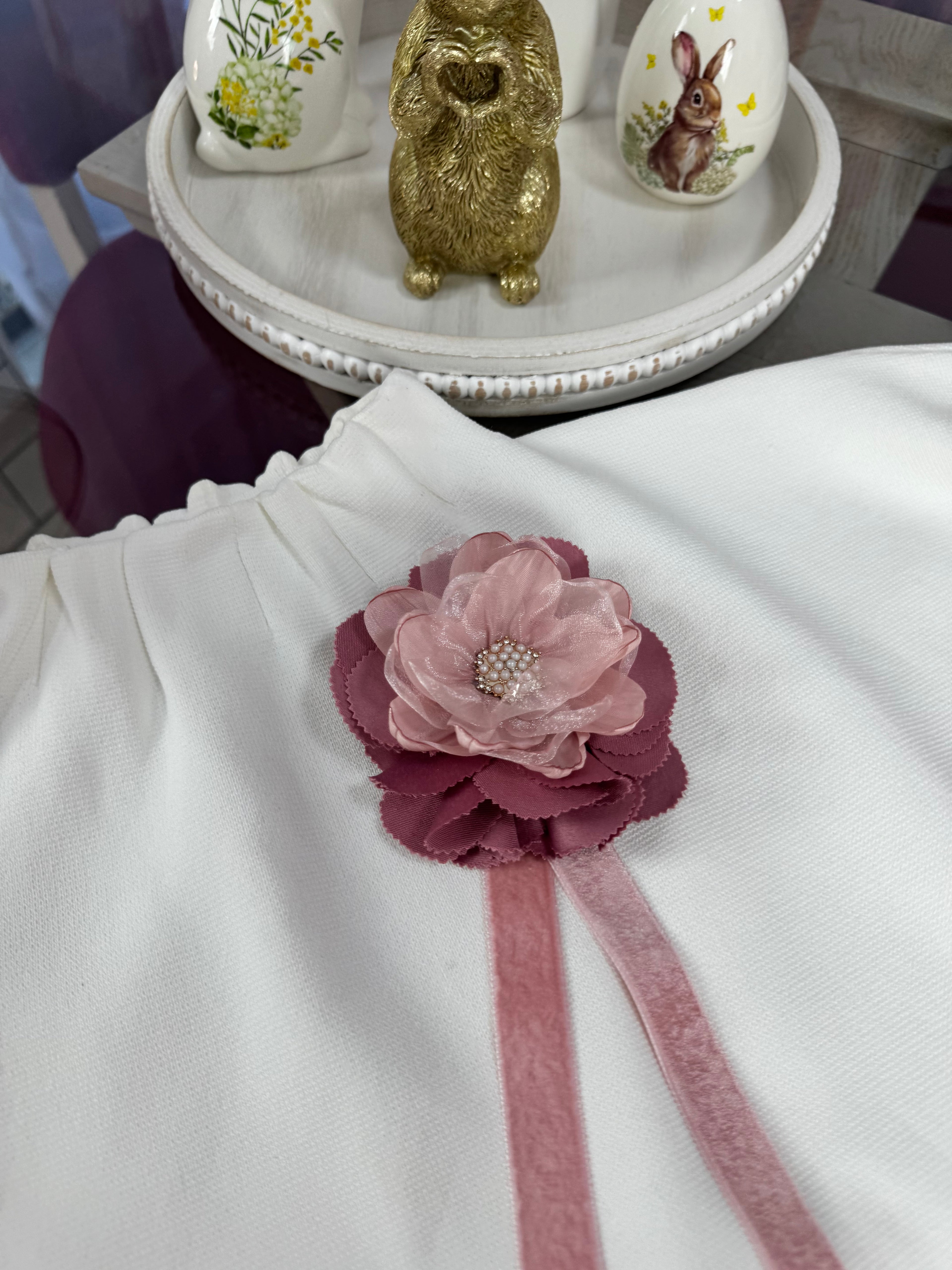 Accesoriu broșă florala romantica cu perle si panglica din catifea