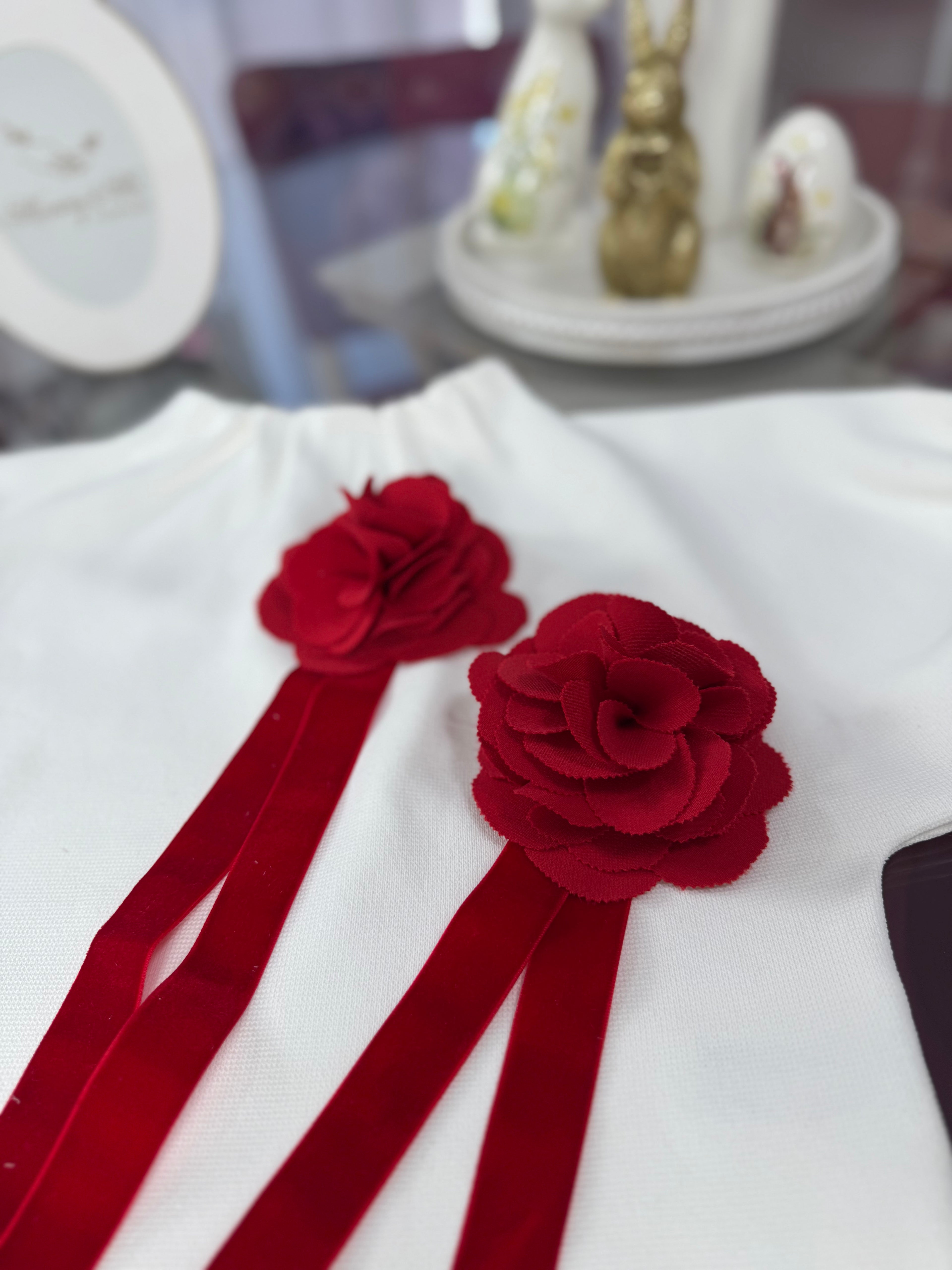Accesoriu broșă florala roșie din material textil cu panglica din catifea