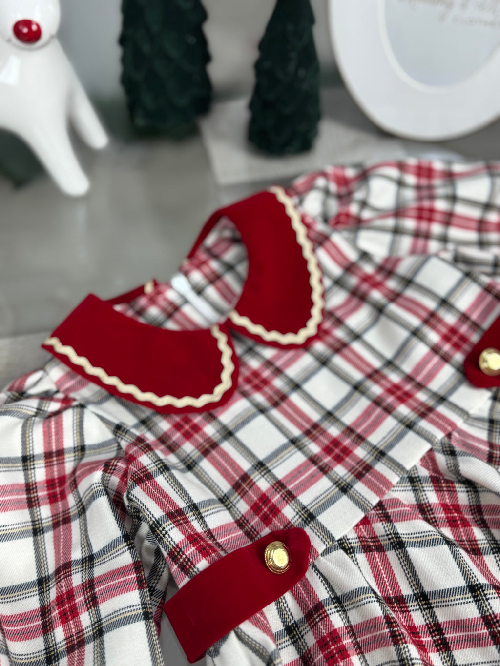 Rochita din tartan roșu cu crem cu detalii din catifea roșie