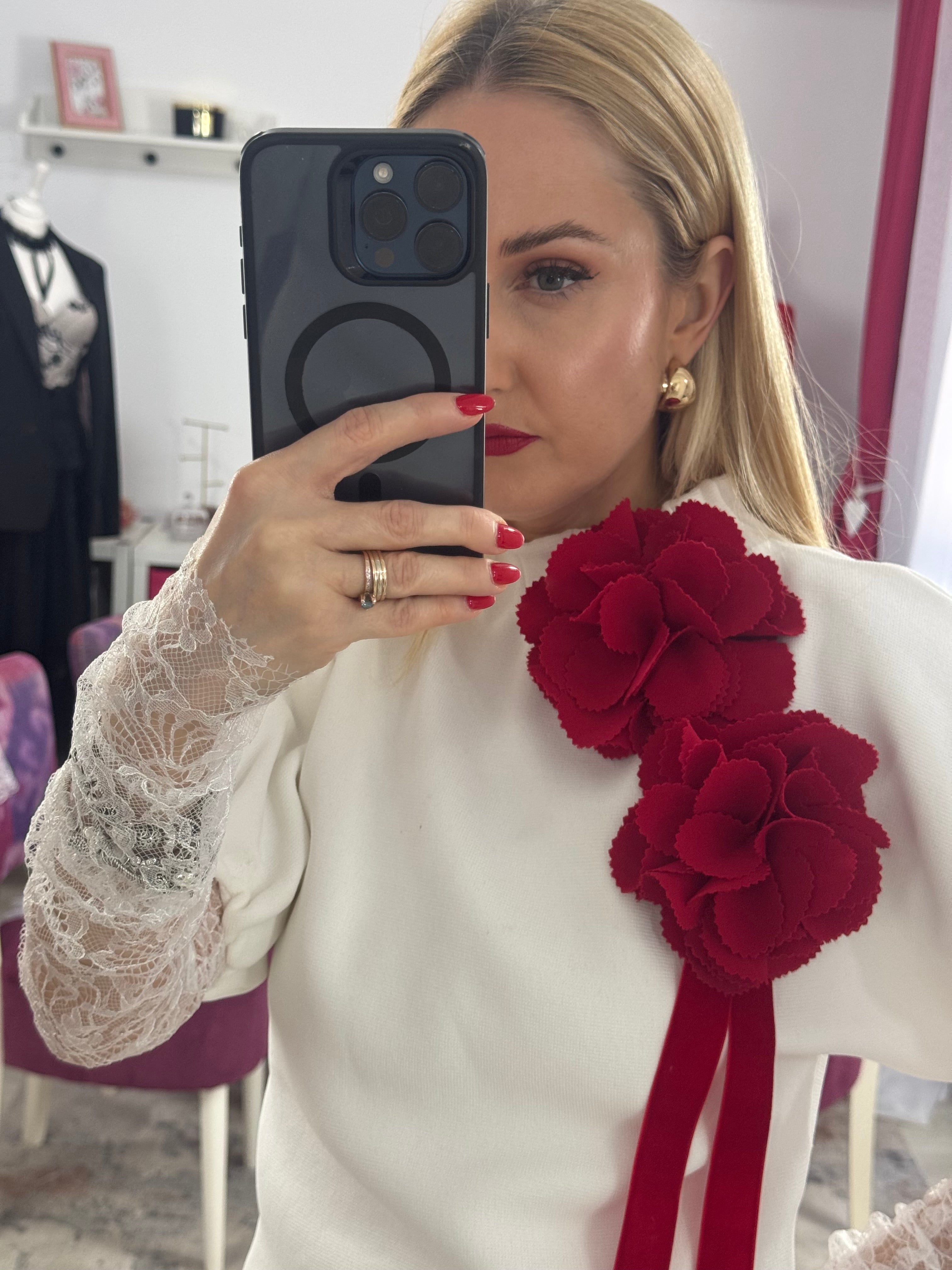 Accesoriu broșă florala roșie din material textil cu panglica din catifea