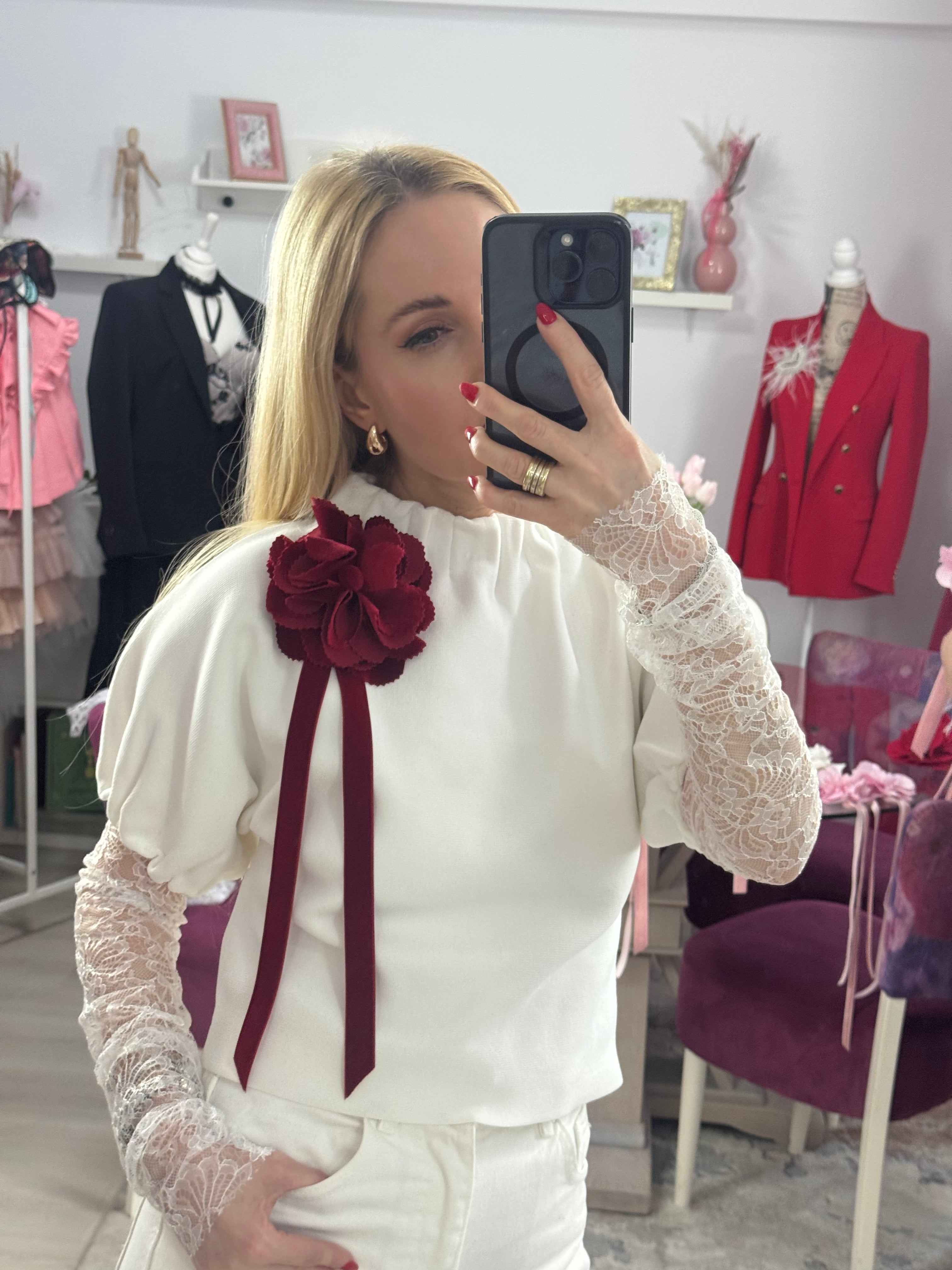 Accesoriu broșă floare din catifea roșie