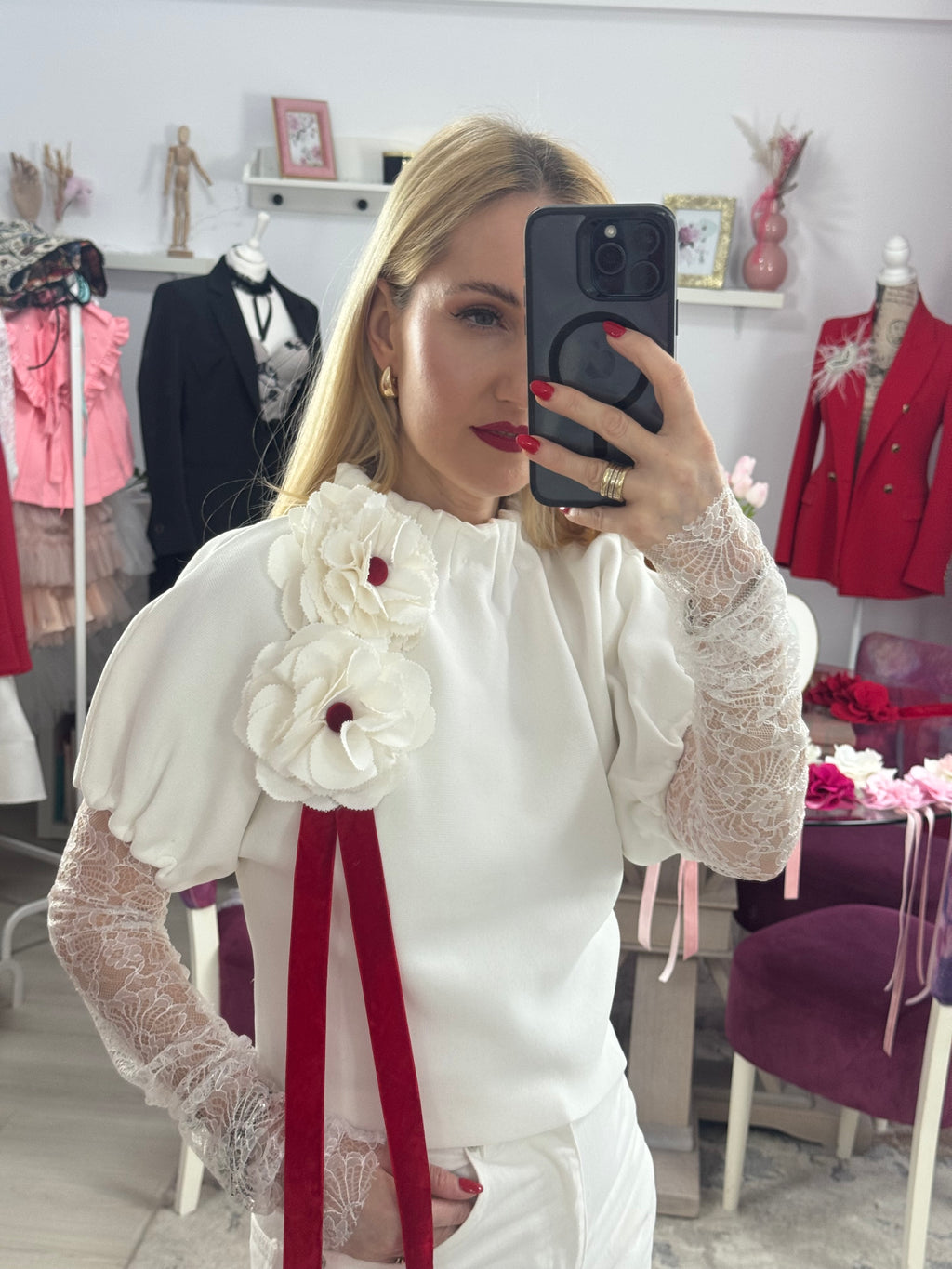 Accesoriu broșă floare alba