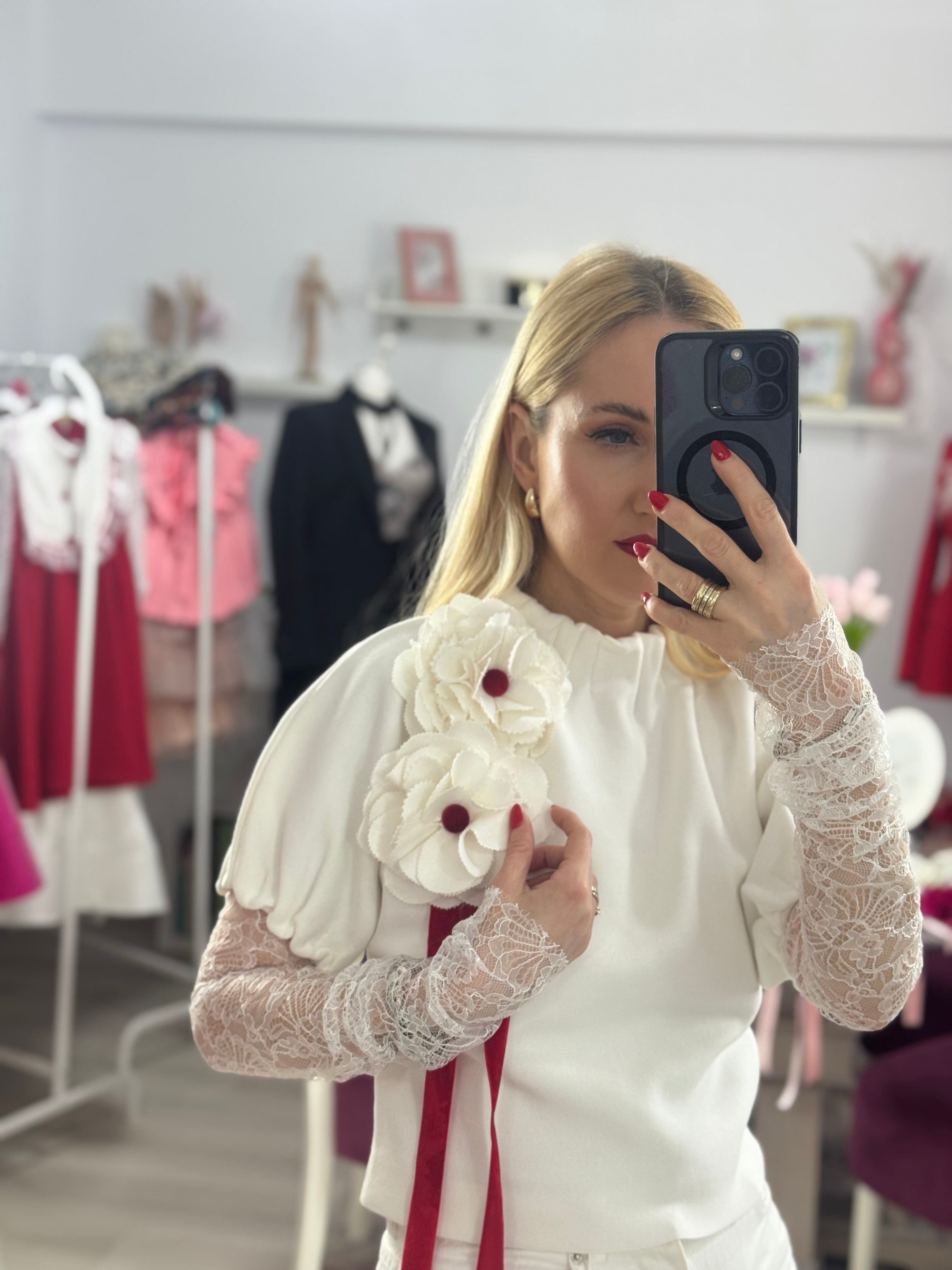 Accesoriu broșă floare alba