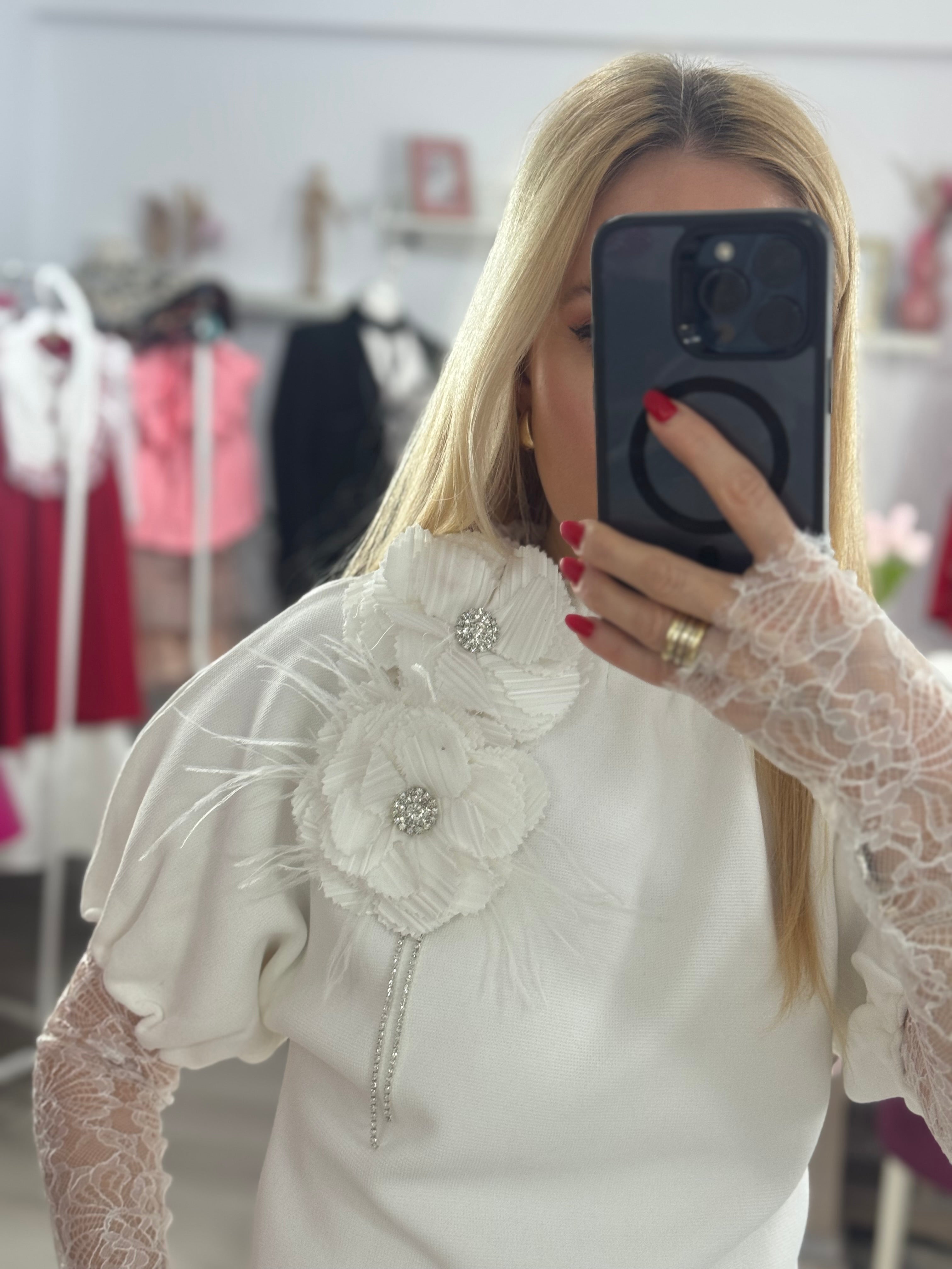 Accesoriu broșă florala din material alb cu striații