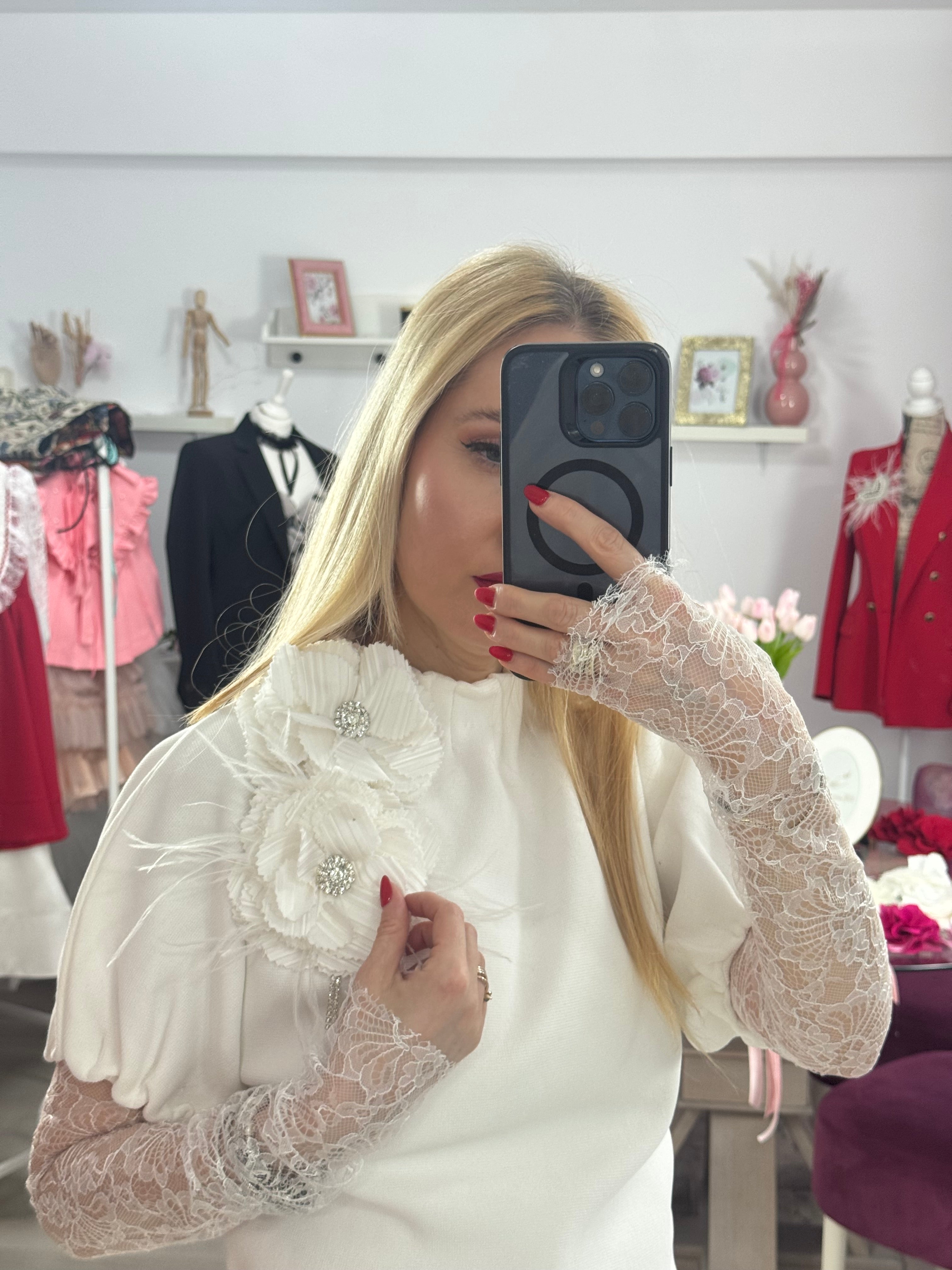 Accesoriu broșă florala din material alb cu striații