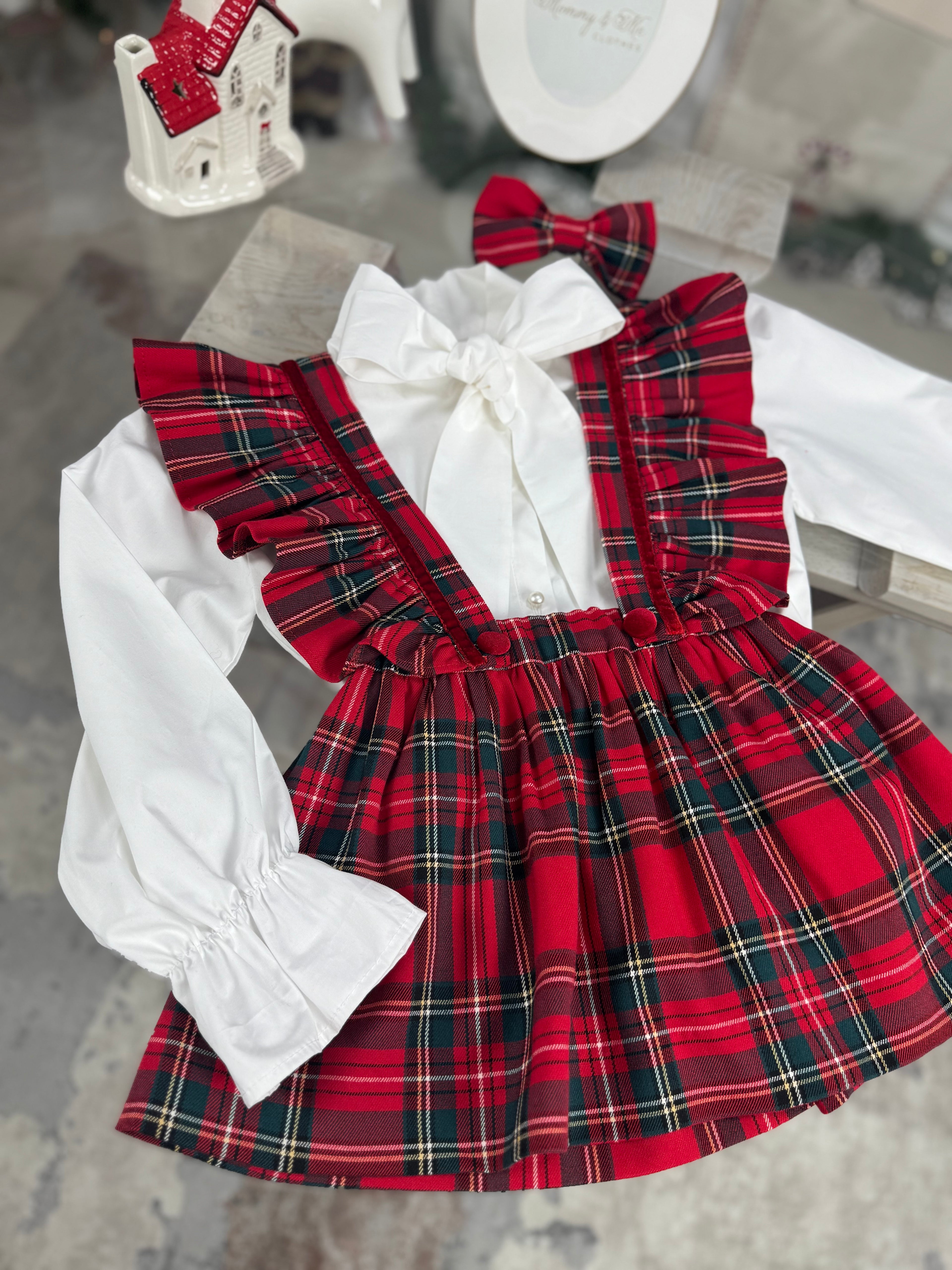 Fusta din tartan cu carouri cu bretele cu volane